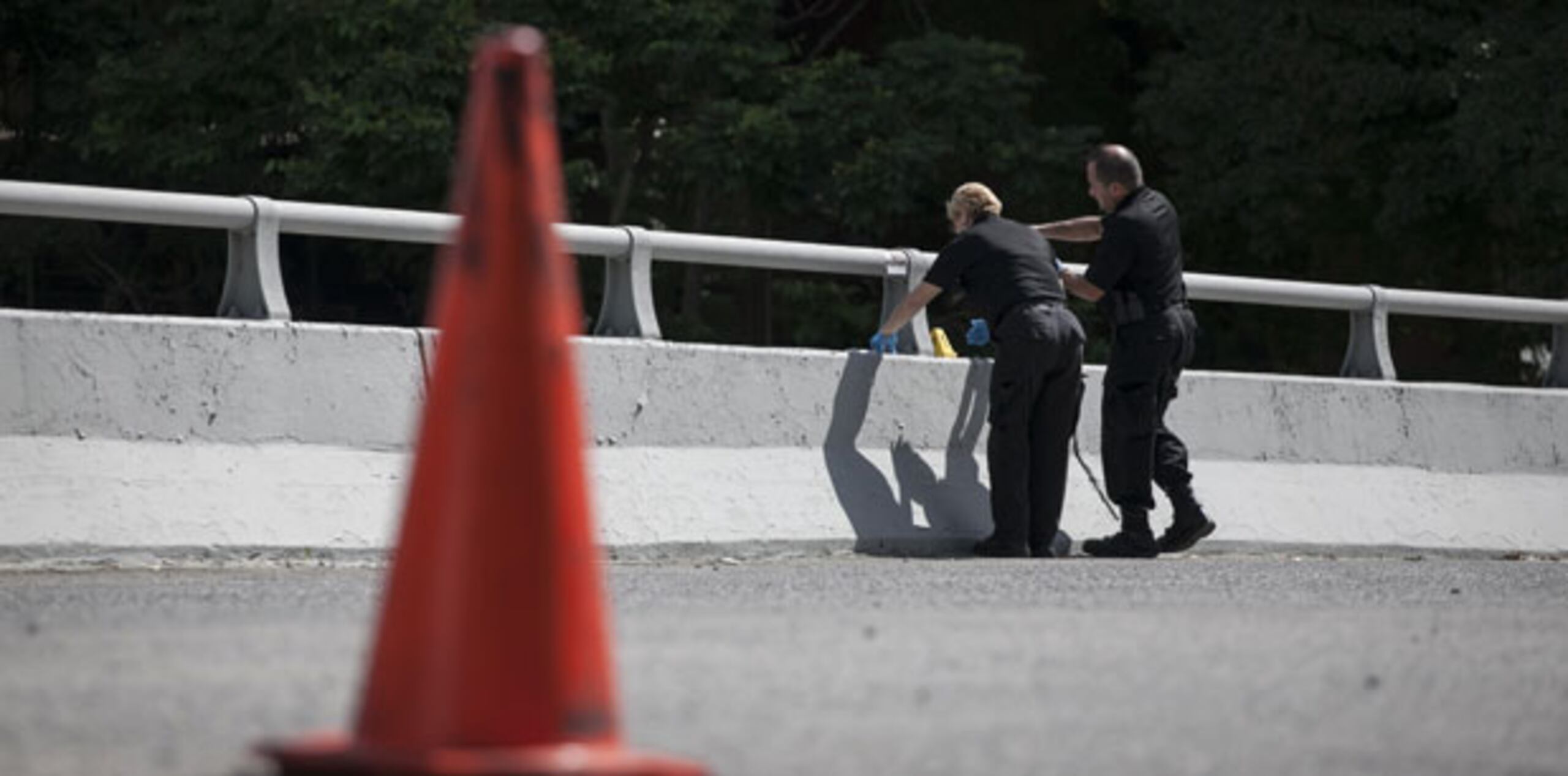 Los criminales lanzaron al menor herido desde un puente de 40 pies de altura en la carretera PR-174, de Guaynabo. (Archivo)