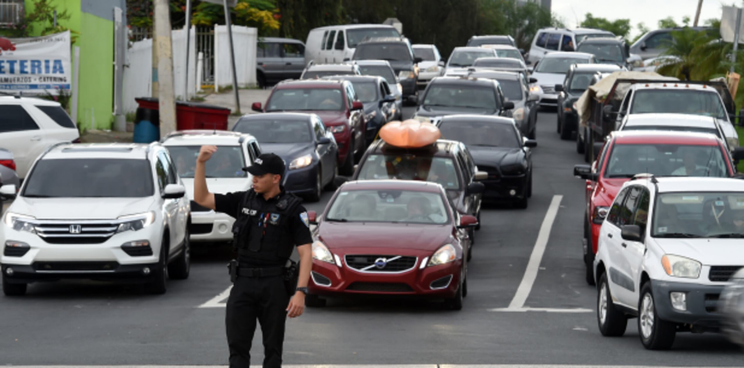 Tapones en la carretera #1 Rio Piedras por apagón a nivel isla. (Foto/ Andre Kang)