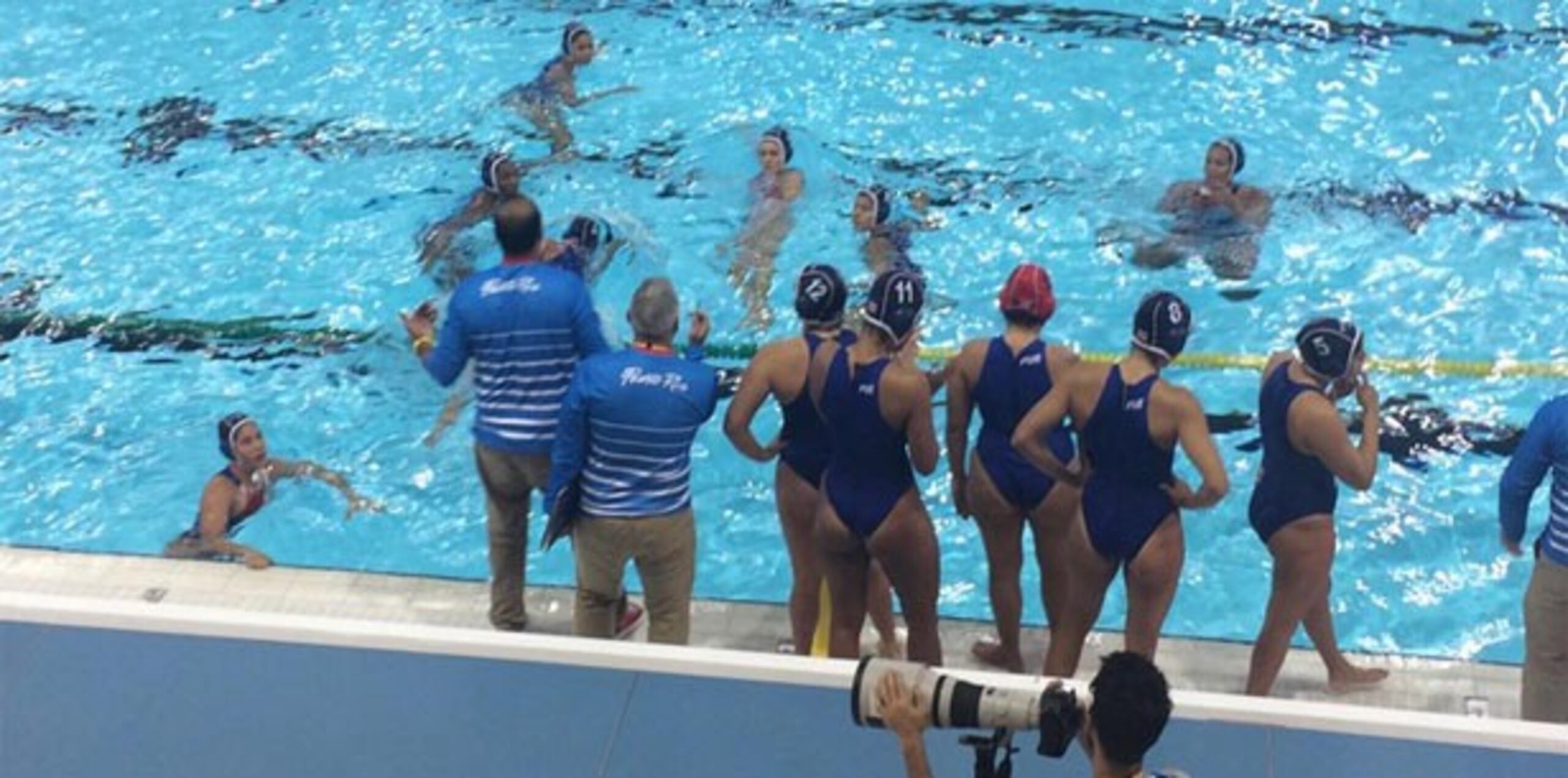 Las canadienses no tardaron mucho en imponer su dominio en la piscina. (@EstebanPagan)