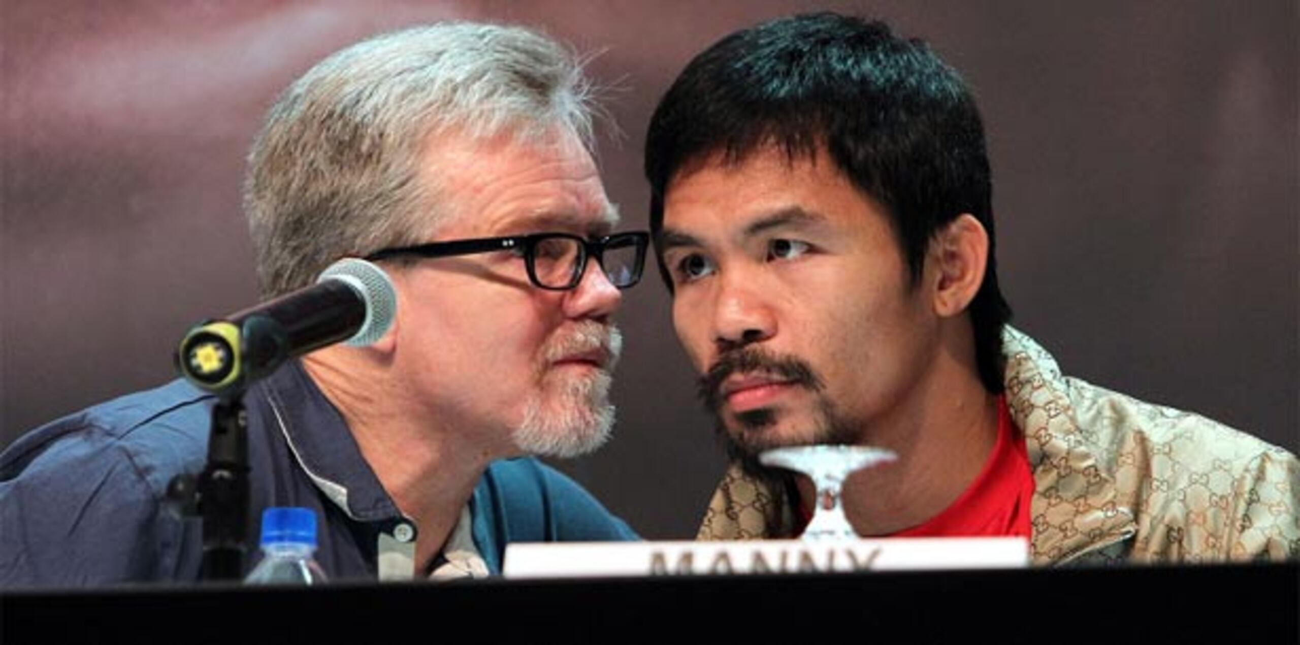 Freddie Roach, entrenador de Manny Pacquiao, escogió a un selecto puñado de púgiles para que sean los compañeros de guanteo del filipino.  (Archivo)