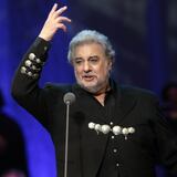 España suspende a Plácido Domingo como “un deber de solidaridad con ellas”