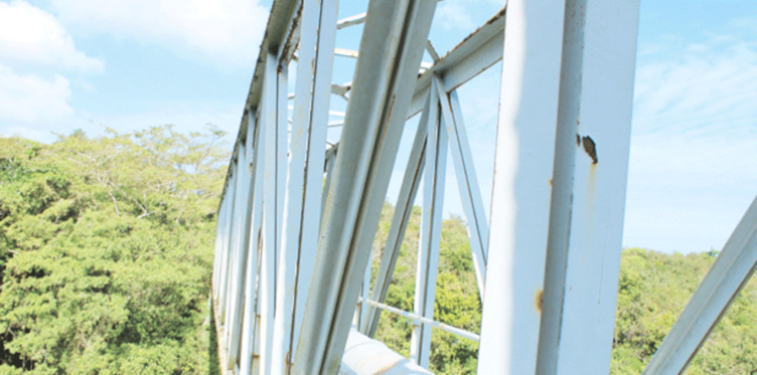 El Puente La Bellaca, en el barrio San José de Quebradillas, se ha convertido en un nuevo punto turístico en este pueblo y en toda la zona norte. (SUMINISTRADA)