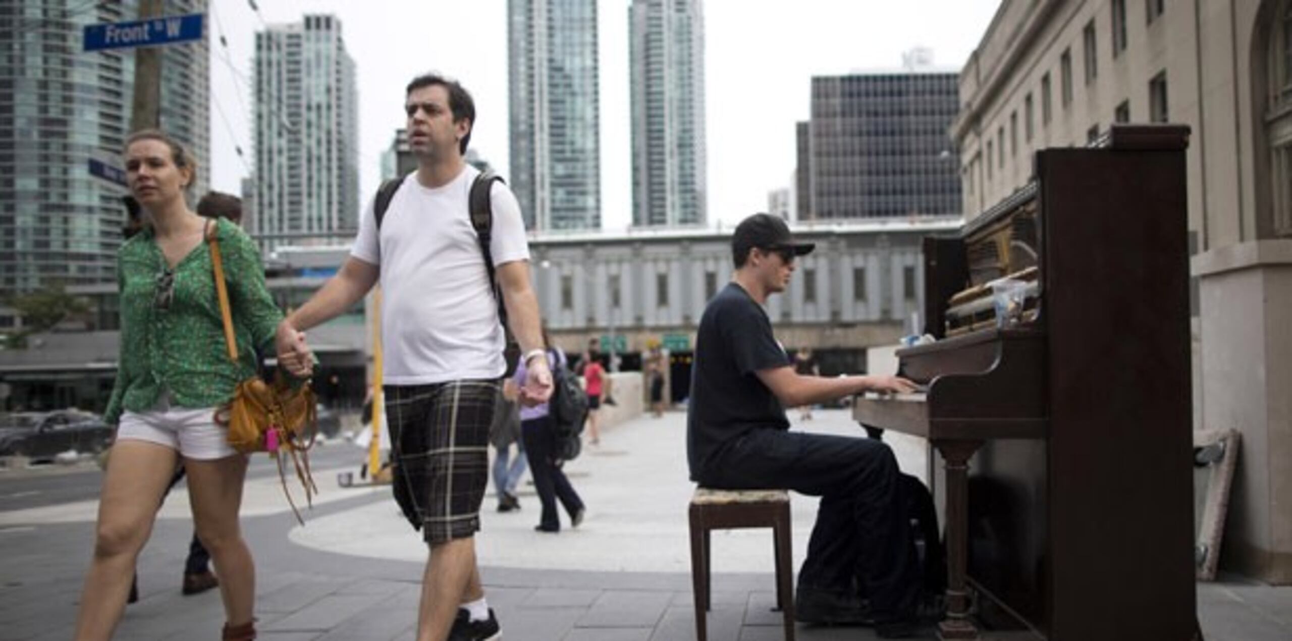 Para muchos residentes es una oportunidad de reforzar la reputación internacional de Toronto y exaltar las habilidades que tiene la ciudad para de albergar grandes eventos internacionales. (xavier.araujo@gfrmedia.com)
