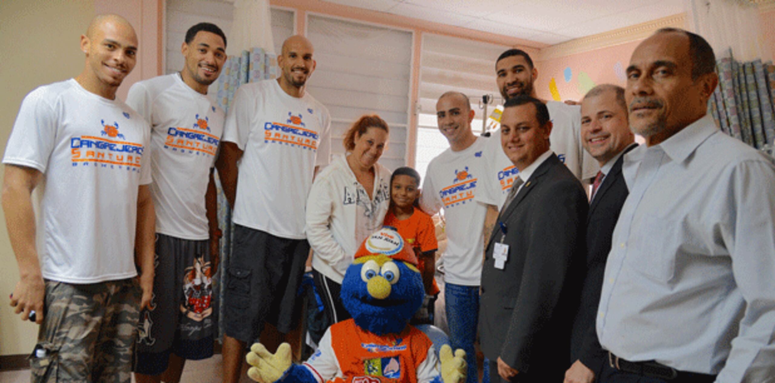 Arroyo estuvo acompañado de los jugadores Tre Simmons, Dallas Logan, Jeff Aubry y Jordan Glynn. Asimismo, contaron con la presencia de la mascota del equipo, el reconocido y siempre bromista Jay Jay, y del gerente general del quinteto, Eddie González. (jose.rodriguez@gfrmedia.com)