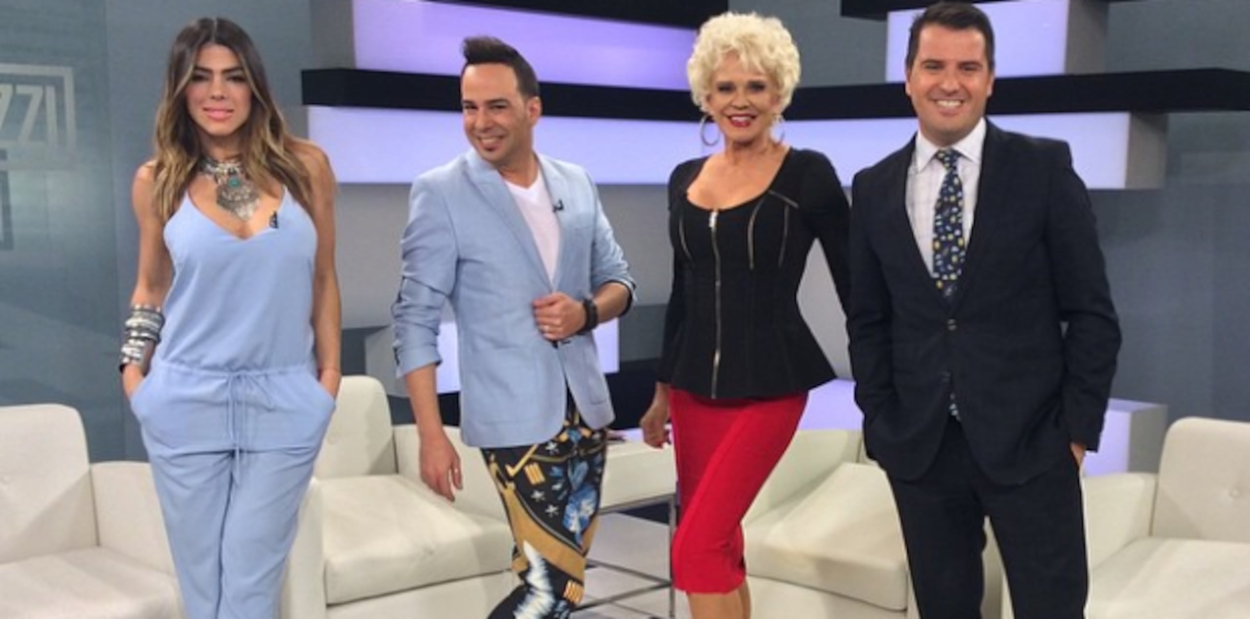 Danella Urbay, Alex Otaola, Charytín Goyco, y Oscar Pyzyk son los presentadores de Paparazzi TV. (Archivo)