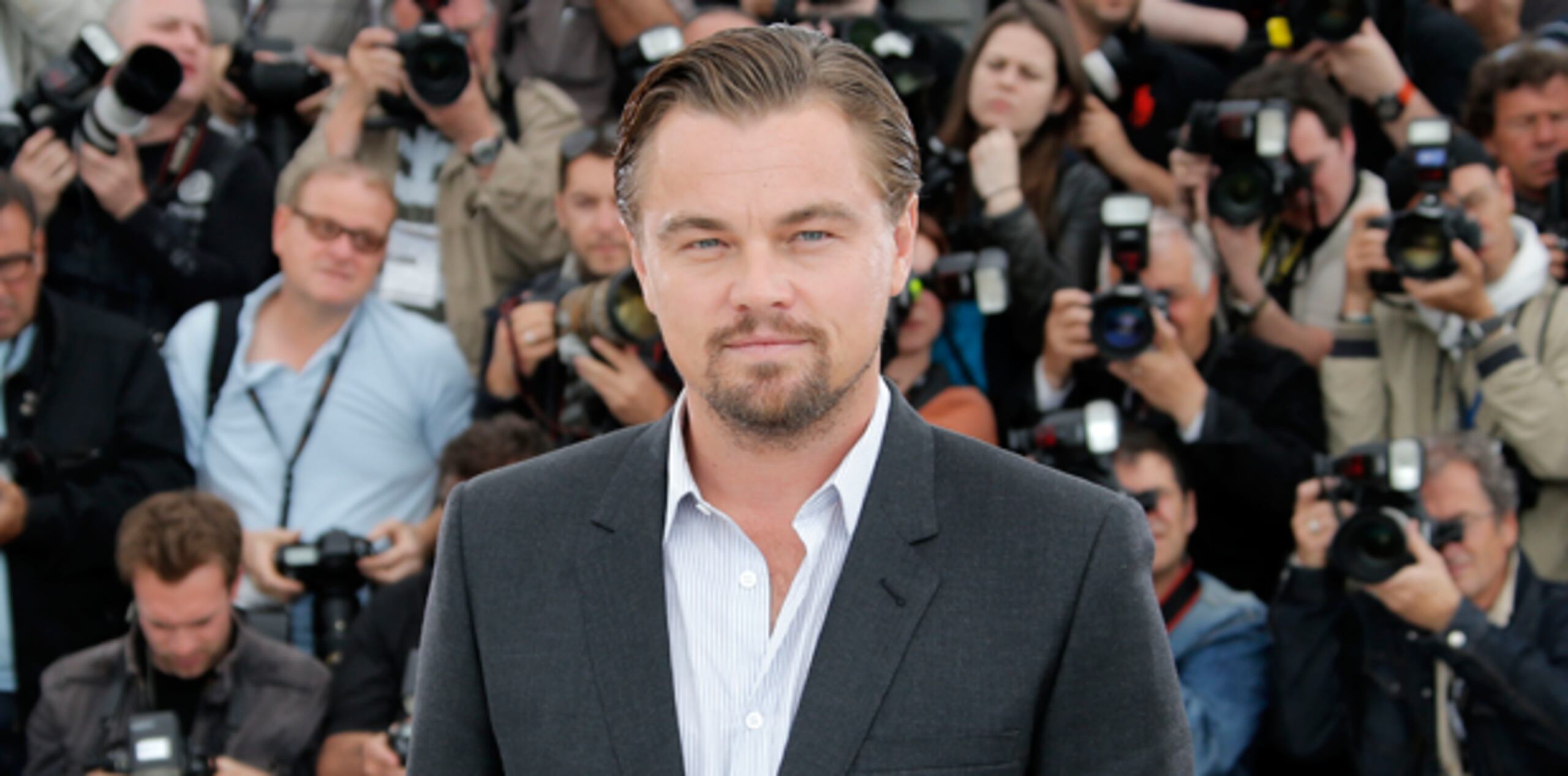 DiCaprio superó a varios postores en la puja por el bolso, aunque perdió en otros dos objetos. (AP)