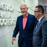 Bill Clinton visita cooperativa en Corozal