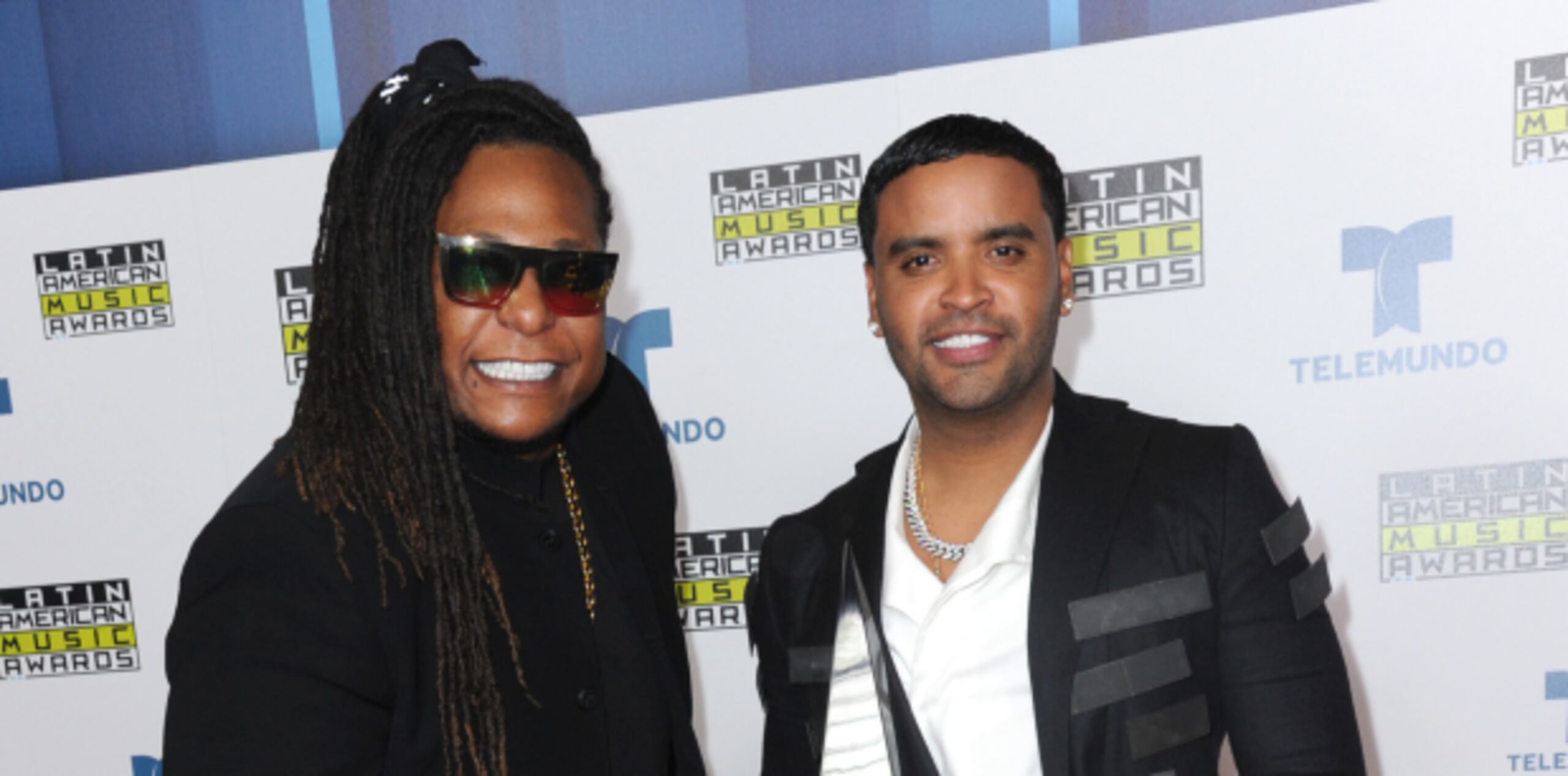 Zion y Lennox se alzaron como “Dúo urbano del año” en los premios Billboard y los Latin American Music Awards. (Prensa Asociada)