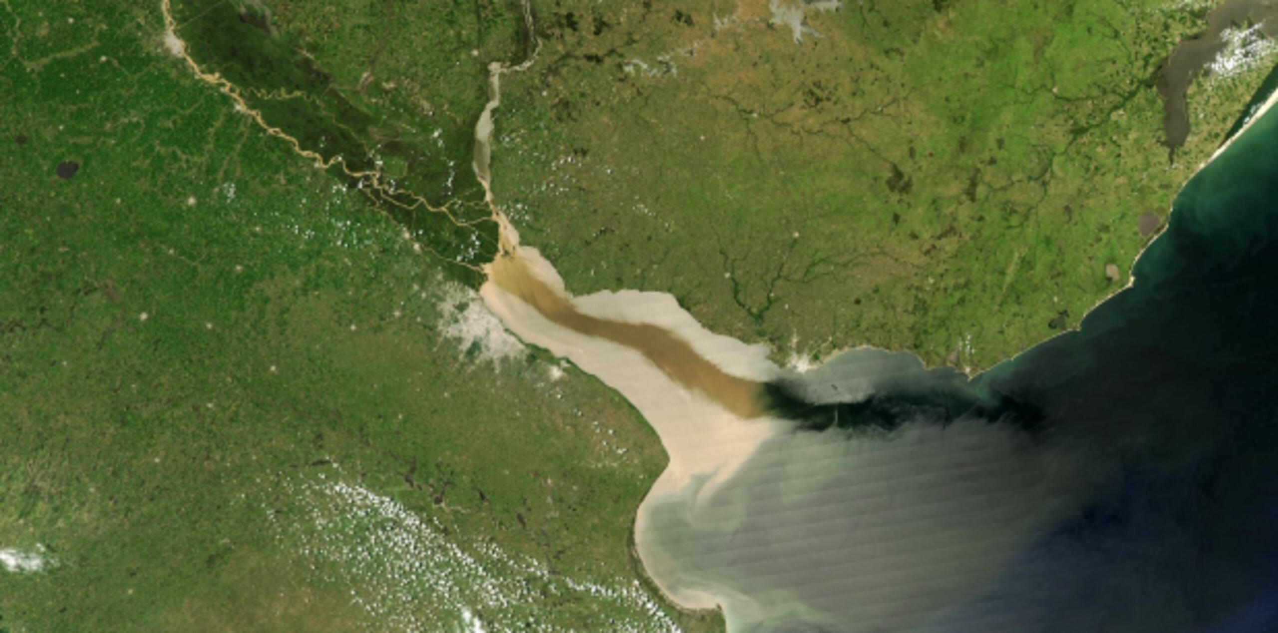 En la foto, Río de la Plata, llamado así porque era la mejor ruta para llegar a los metales preciosos de la zona andina. (Archivo)