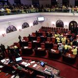 Intensa jornada en el Capitolio por protestas de maestros