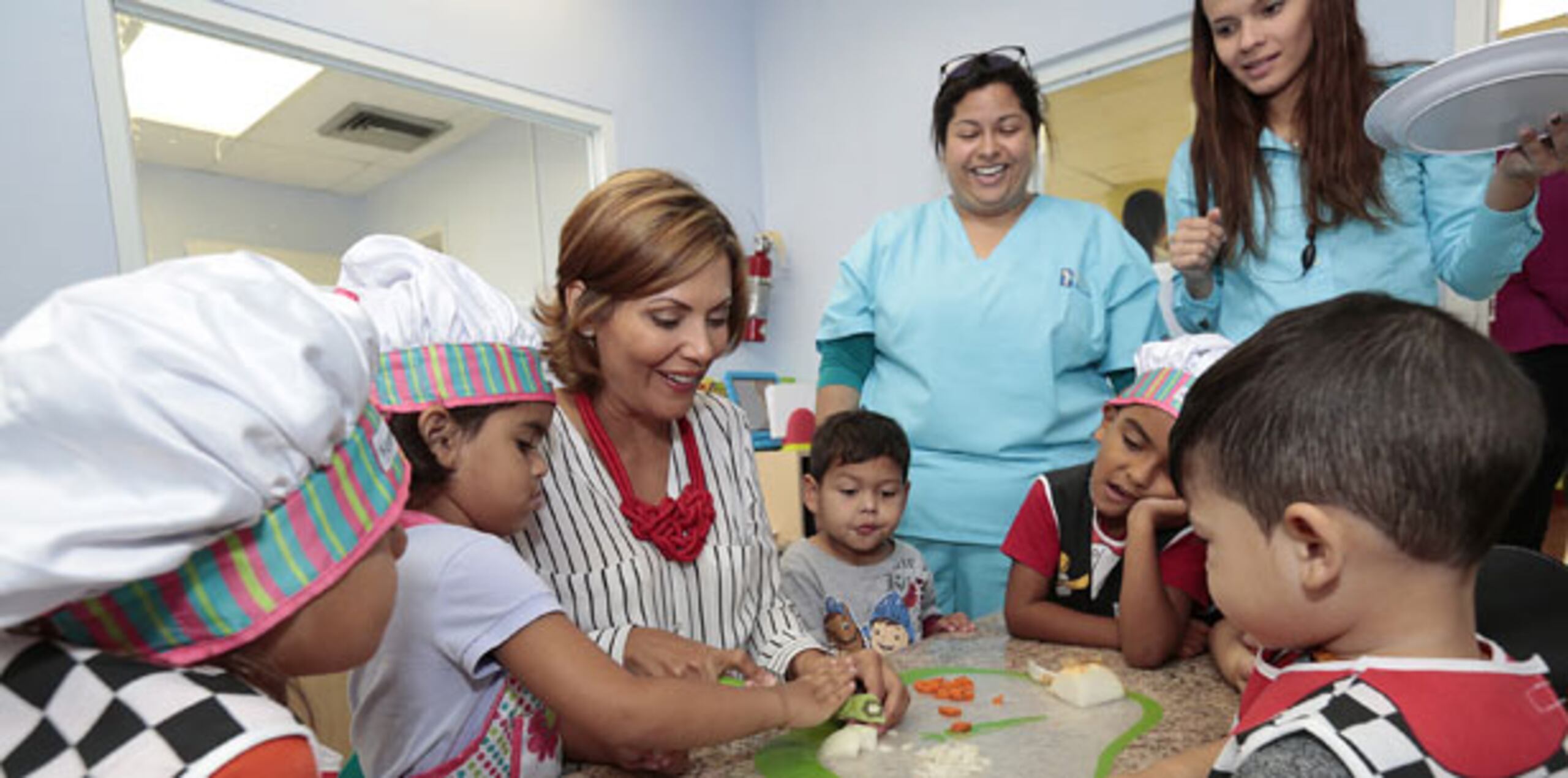 Pastrana compartió con los jóvenes participantes del proyecto educativo NACER. (Suministrada)