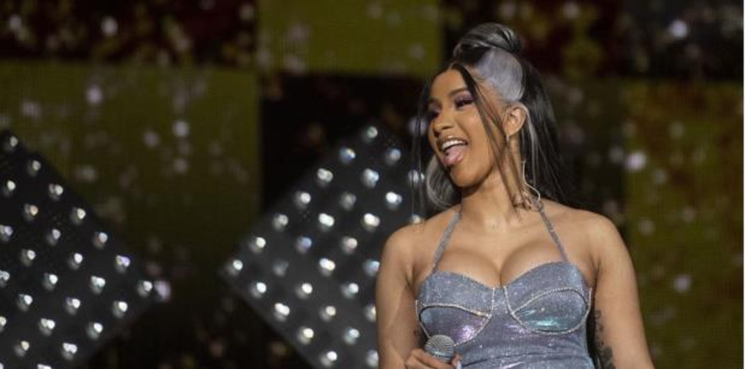 En ese breve vídeo aparecen el actor y la cantante, pero ninguno de los dos artistas dio ningún detalle sobre el papel que tendrá Cardi B en esta película que llegará a la gran pantalla el 22 de mayo de 2020. (EFE)