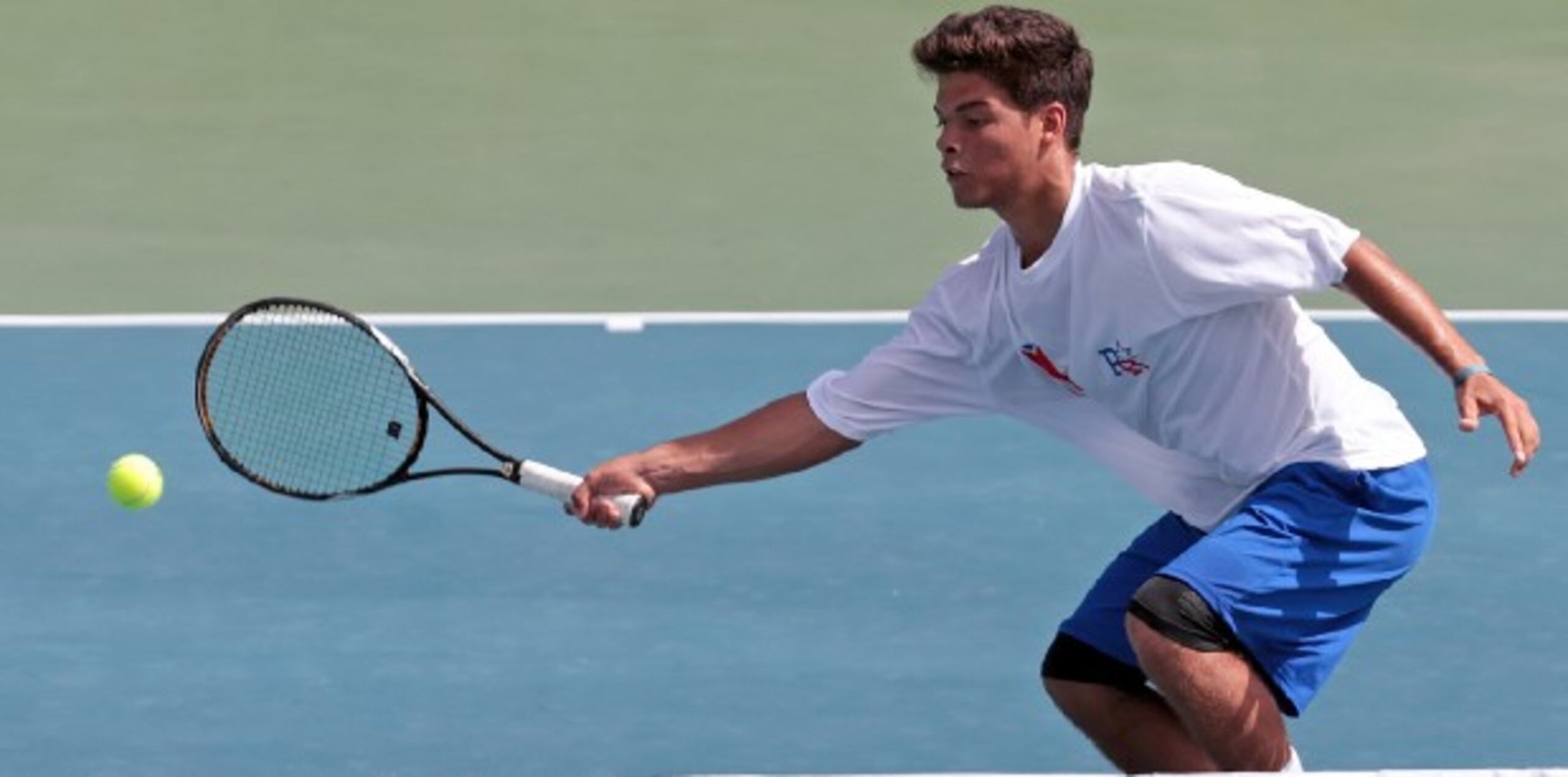 Christian Garay es uno de los líderes en la rama masculina del Campeonato de Tenis El Nacional. (Archivo)