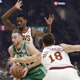 Boston ganó de la mano de Hayward