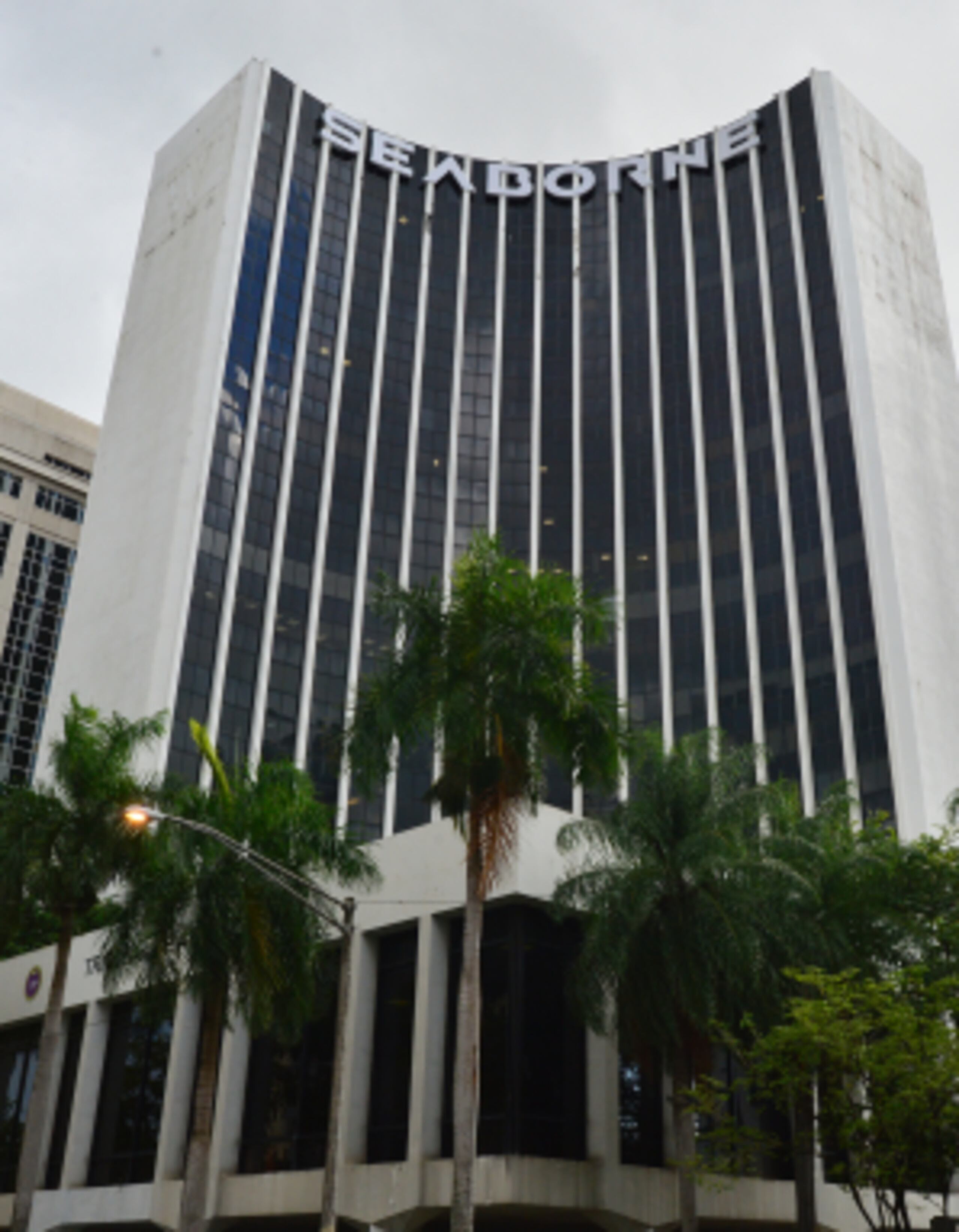 El grupo verá de primera mano cuánto le cuesta al País salir de la crisis desde el edificio World Plaza en Hato Rey. (luis.alcala@gfrmediacom)