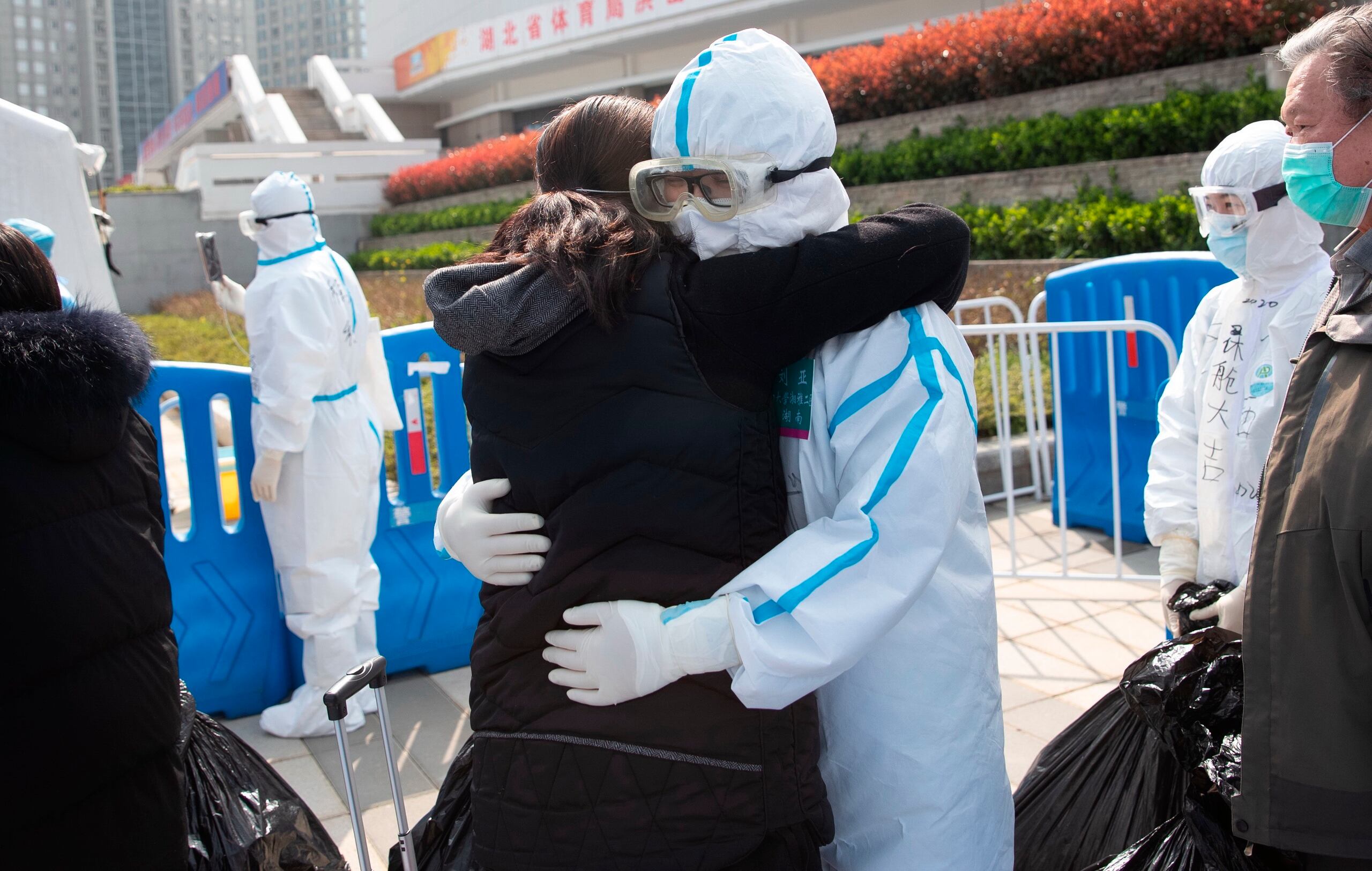 La provincia centro oriental china de Hubei, cuna de la pandemia de coronavirus y la más afectada por el virus en China, retomó buena parte de su movimiento con el levantamiento de las restricciones de viaje, en vigor desde hoy.