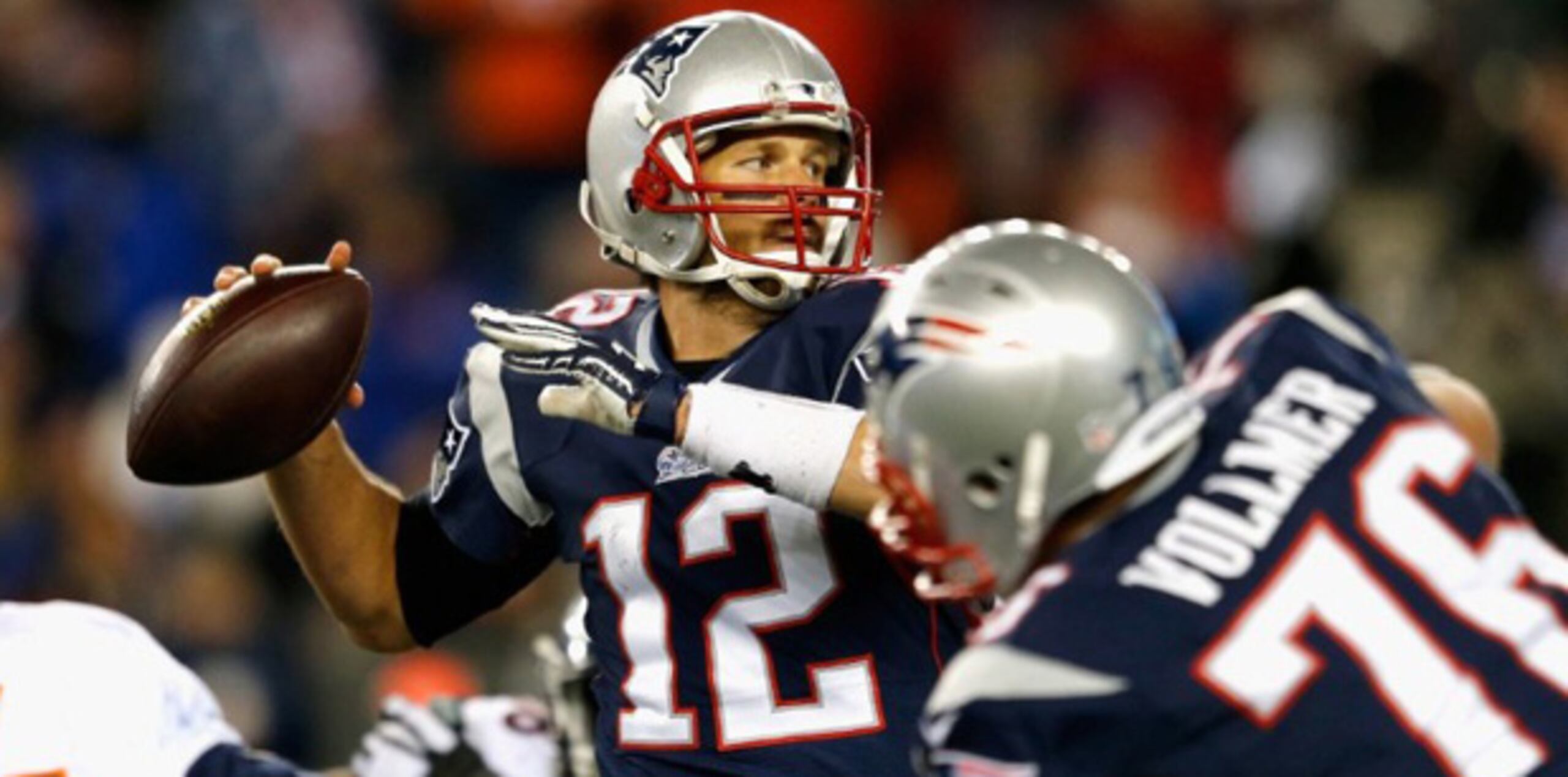 En su partido número 200 como titular en la NFL, Brady lanzó para 333 yardas. (AFP)