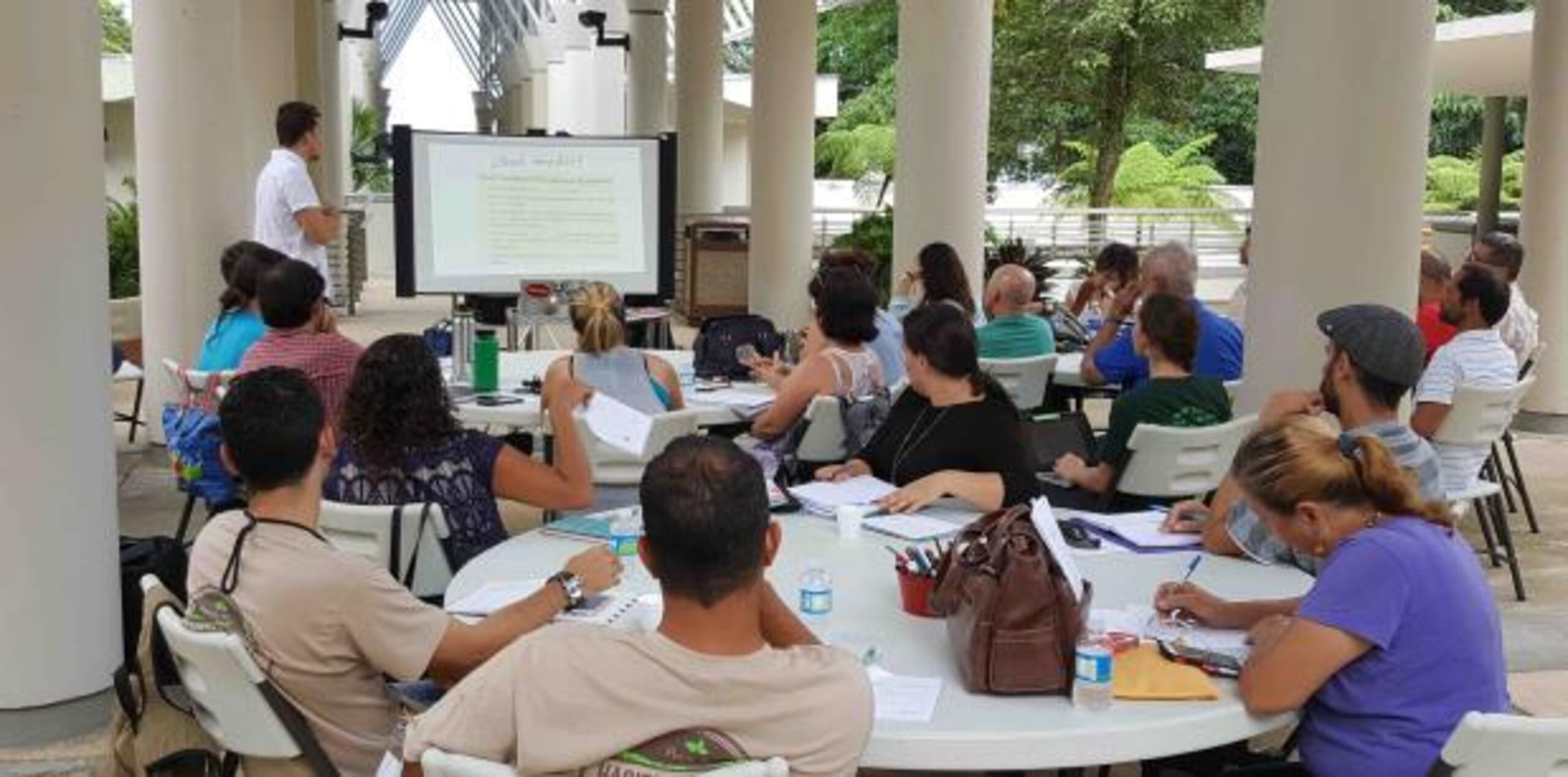 En esta versión de El Yunque Emprende los empresarios desarrollarán un canvas de modelo de negocios, su plan de acción del primer año y aportarán una campaña colectiva de mercadeo para la región.