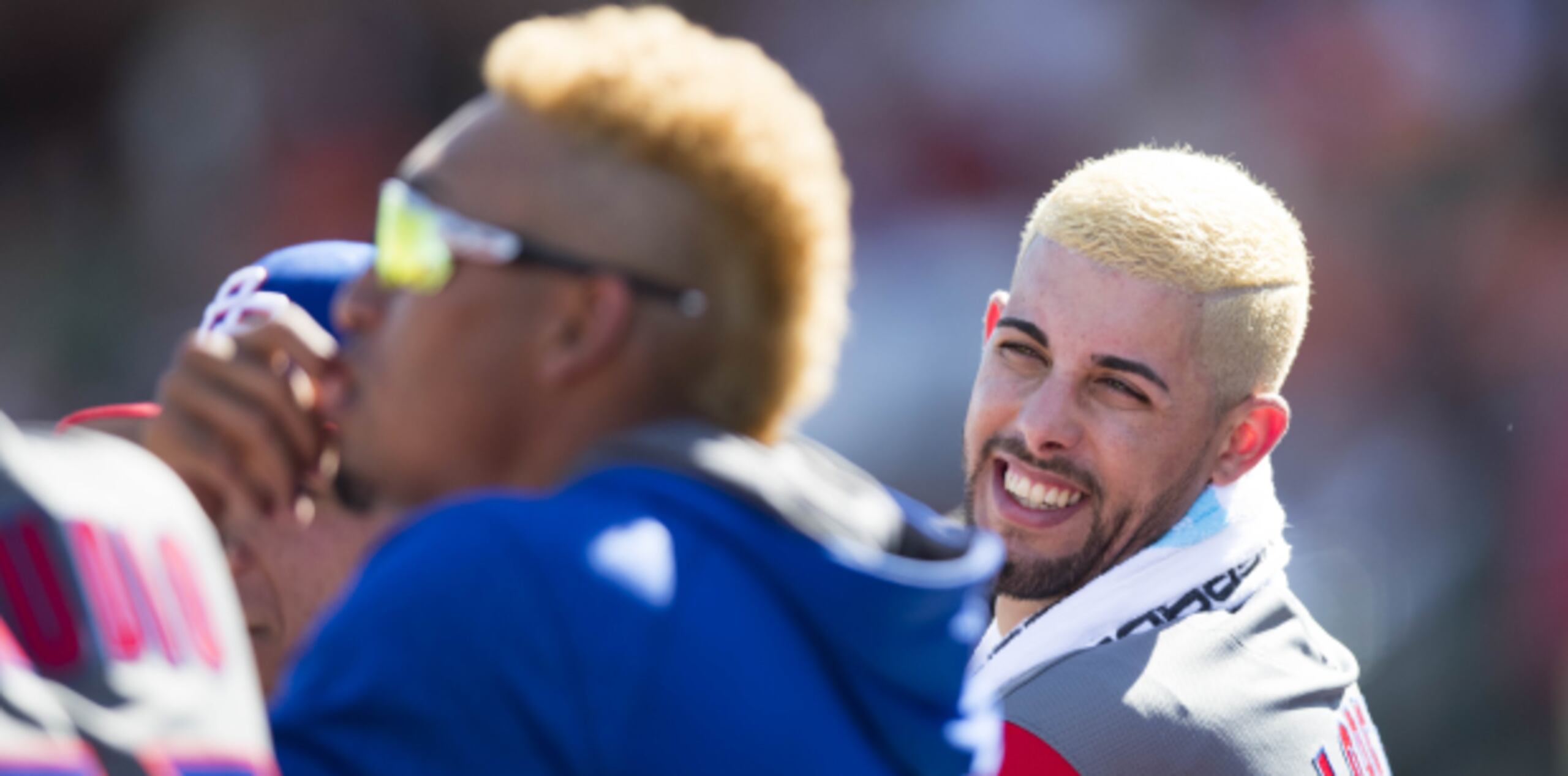 Desde que la novena patria llegó a Scottsdale para su preparación de cara al Clásico Mundial de Béisbol, el número de peloteros con el cabello teñido de rubio va en aumento. (tonito.zayas@gfrmedia.com)