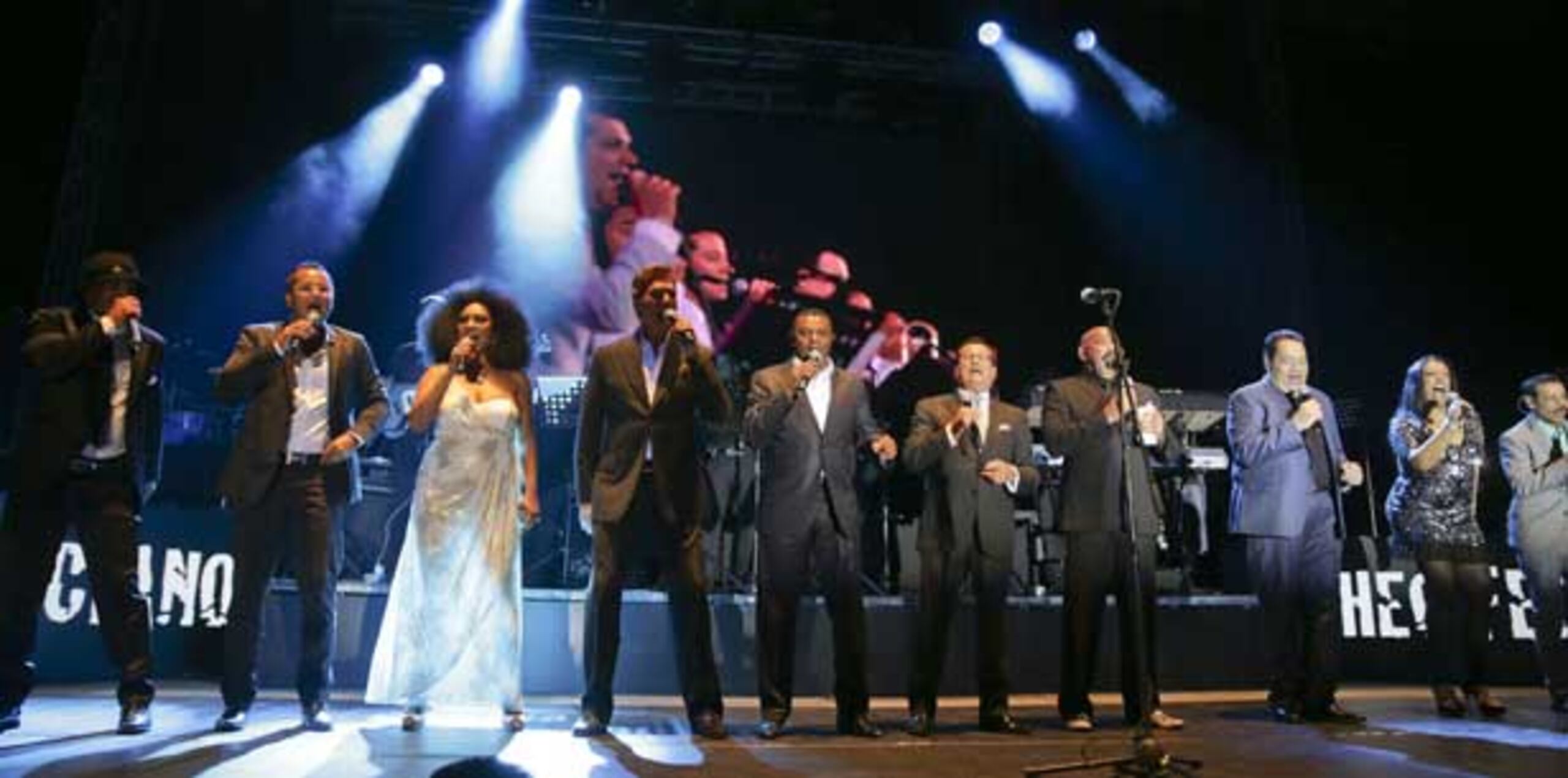 Ismael Miranda, Oscar D’León, Tito Nieves, India y Eddie Santiago, entre otros, le rindieron tributo a quien más que un colega,  consideraban su amigo y un gran maestro. (Wanda Liz Vega/ Enviada Especial)