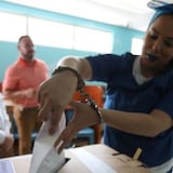 Confinados votan por adelantado en las elecciones especiales