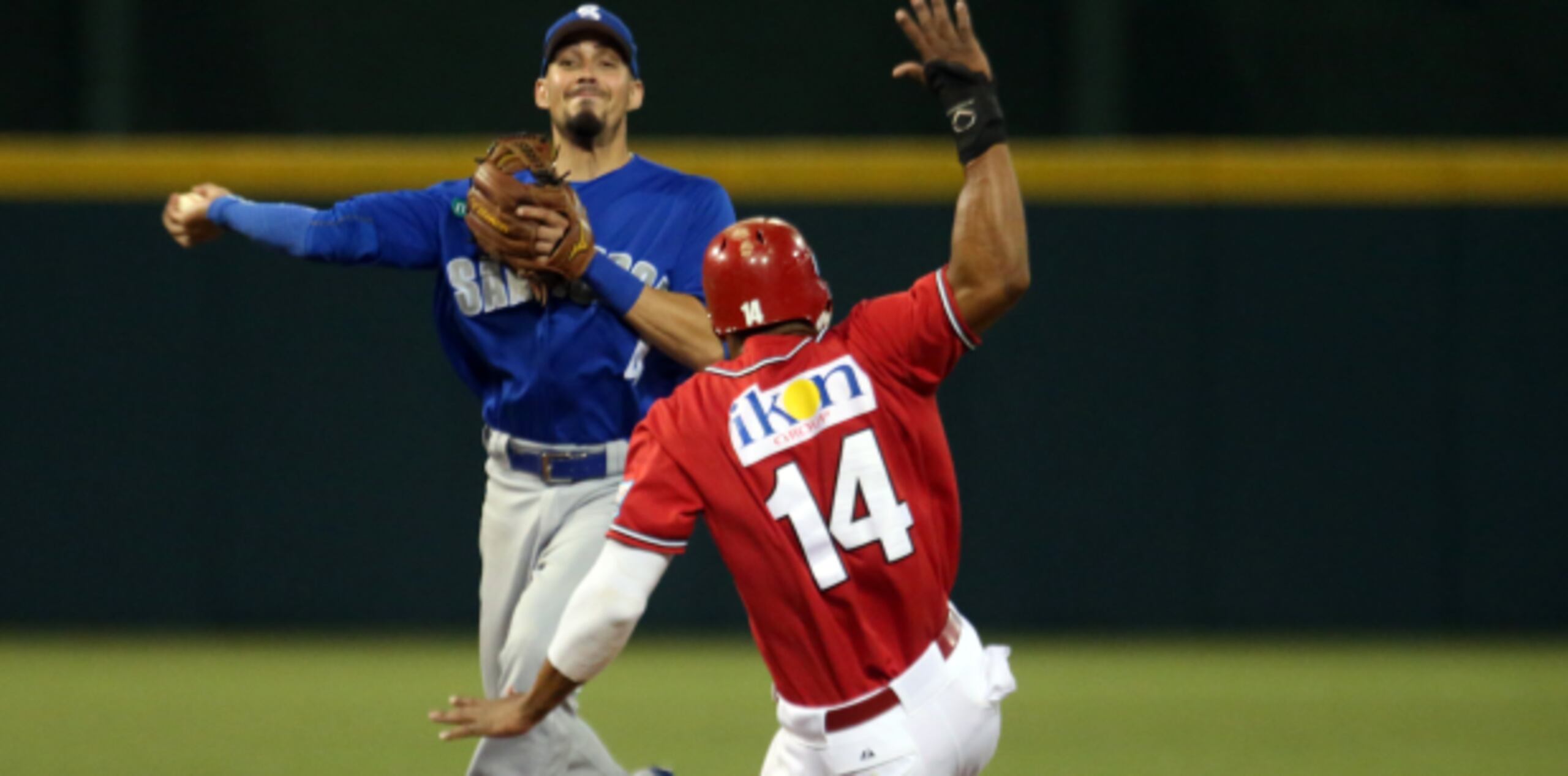 Con la victoria los Cangrejeros se colocaron con récord de 3-5, empatados con los Criollos en la búsqueda del segundo boleto a la final. (JUAN.MARTINEZ@GFRMEDIA.COM)