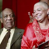 Esposa de Bill Cosby dice que el actor fue víctima de "justicia mafiosa"