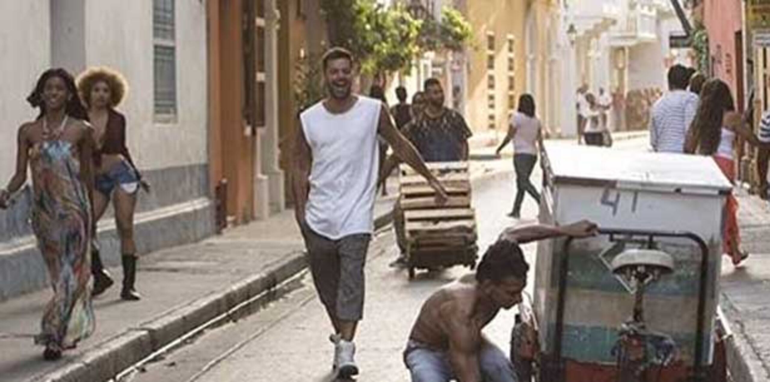 Cartagena sirvió de escenario para el vídeo de "La Mordidita". (Facebook)