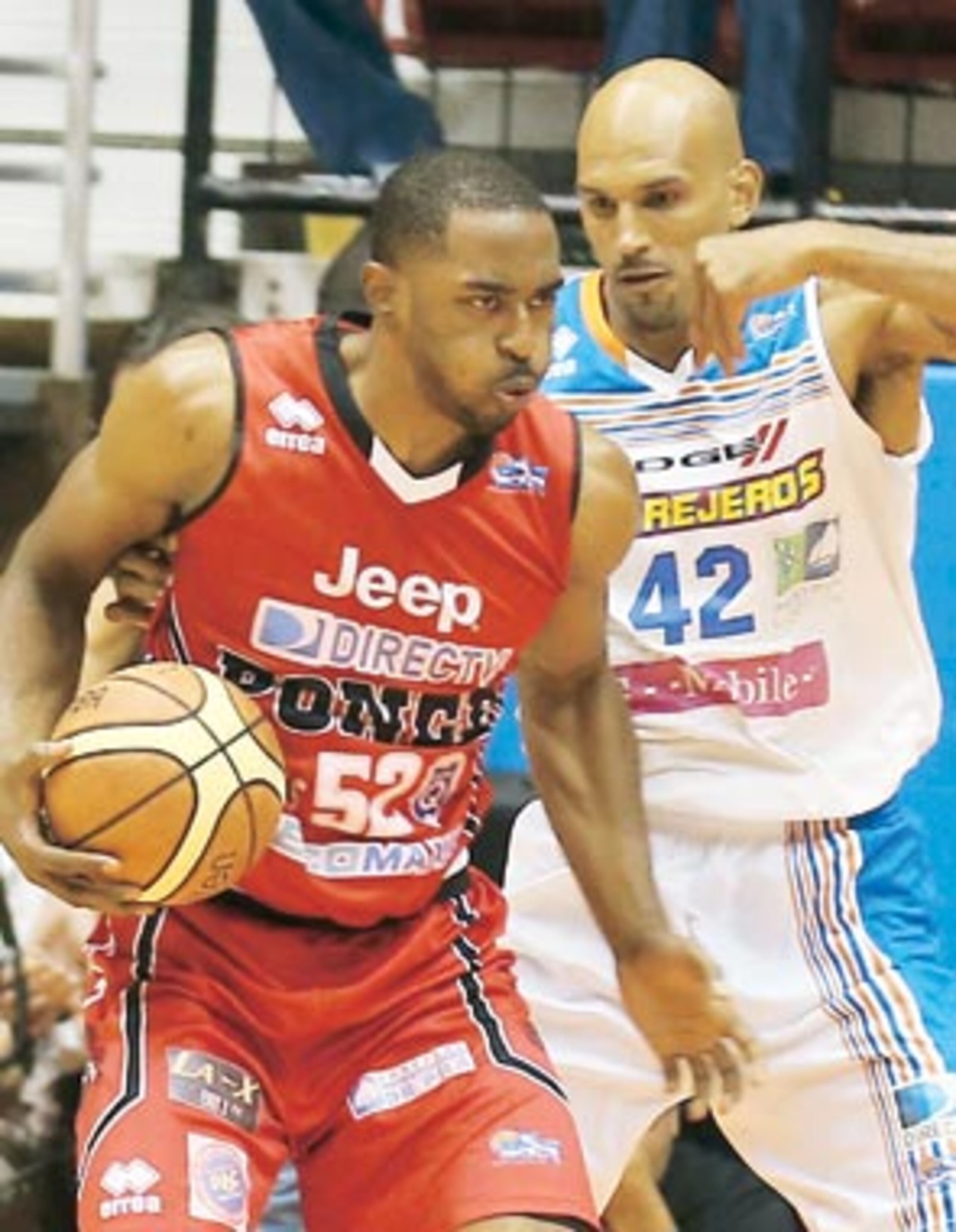 Los Leones necesitan que tanto Ángel Vassallo como Mike Harris (en la foto) tengan un mejor partido para igualar la serie contra los Cangrejeros. (juan.alicea@gfrmedia.com)