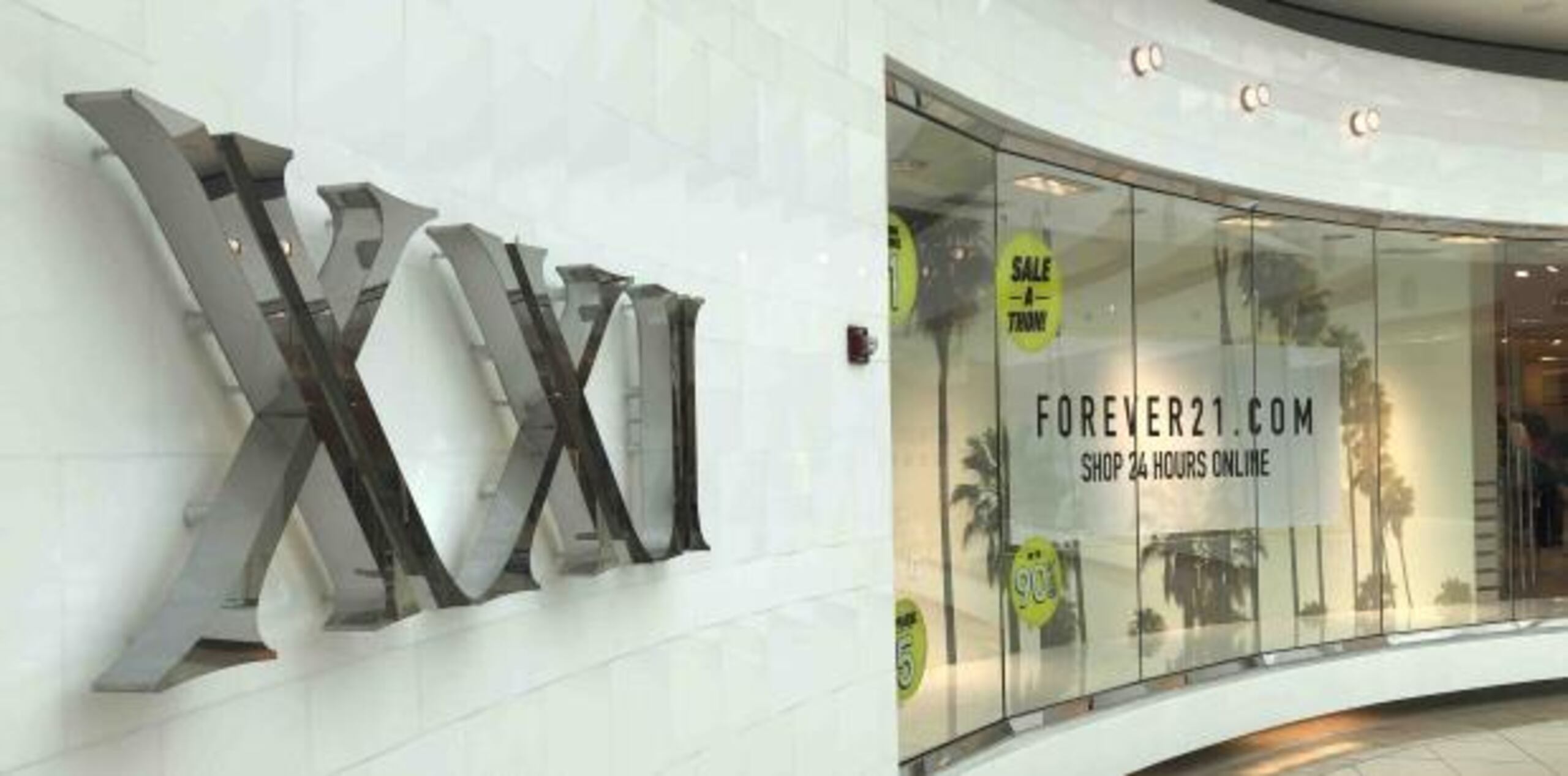 El caso más reciente es Forever 21, que se declaró en bancarrota y anunció que cerrará 350 tiendas a nivel mundial. (AP / Wilfredo Lee)