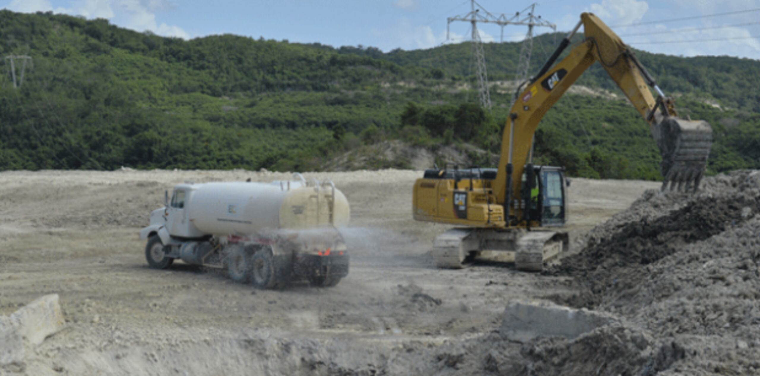 Un grupo de senadores sobrevoló las instalaciones de EC Waste. (Archivo)
