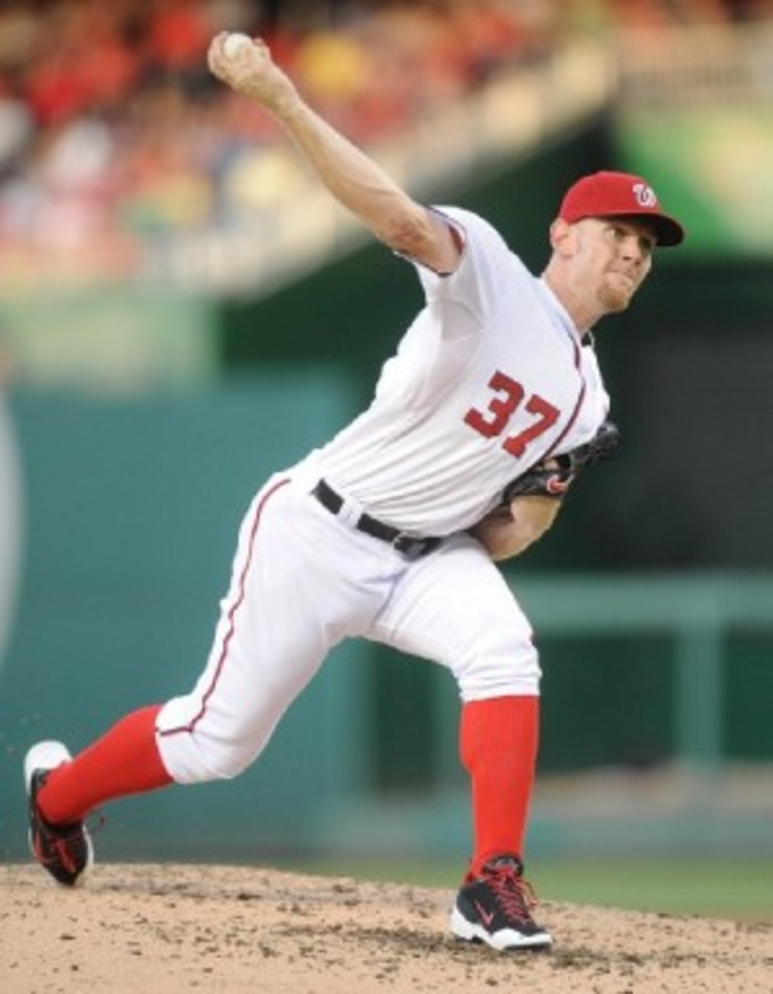 Stephen Strasburg dijo que comenzó a masticar tabaco mucho antes de que llegara a San Diego State, donde fue dirigido por Tony Gwynn. (Getty Images \ Mitchell Layton)