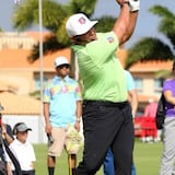 Iván Rodríguez tantea con el golf profesional