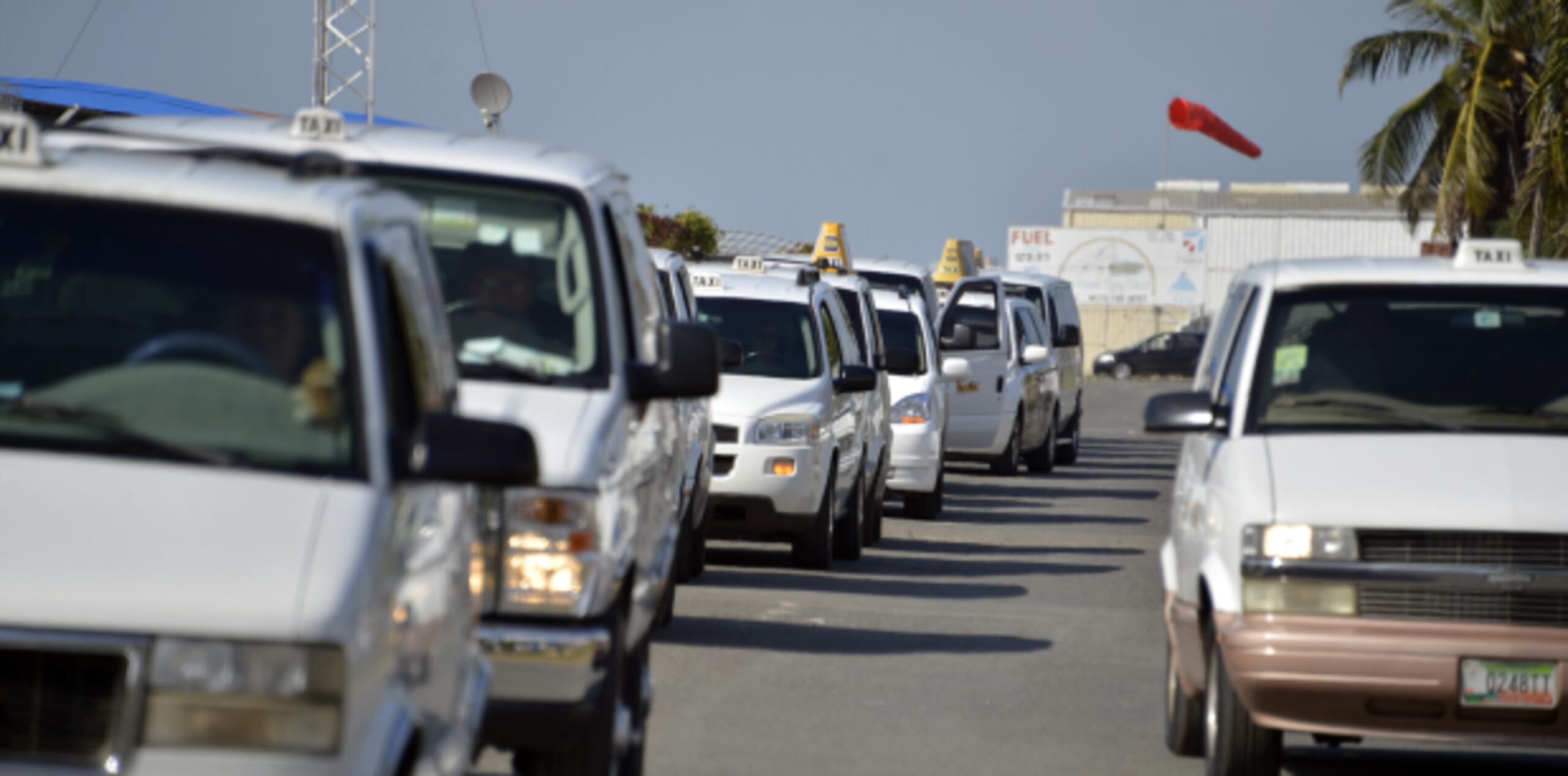 El ingreso del sistema de transportación Uber a Puerto Rico será posible si se aprueba un reglamento que trabaja el Departamento de Trasportación y Obras Públicas. (Archivo)