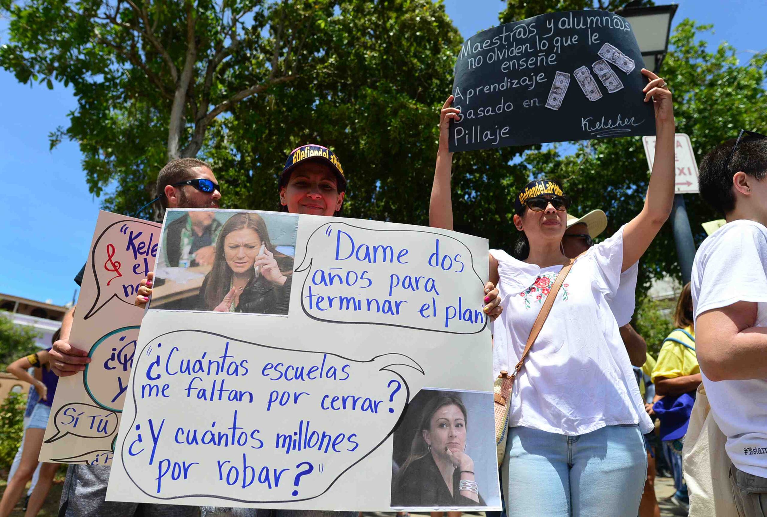 Los manifestantes coreaban estribillos contra Keleher como “no pudo con el empuje”, “Keleher es una buscona, empresaria y comelona”, “Keleher, ¿dónde estás? Camino a la federal”. (Luis.alcaladelolmo@gfrmedia.com)