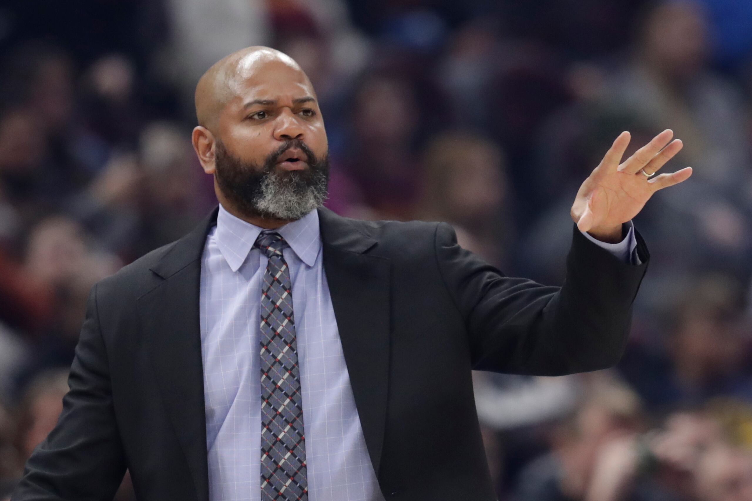 J.B. Bickerstaff fue ascendido a raíz de que John Beilein renunció, tras dirigir apenas 54 partidos de su primera temporada.