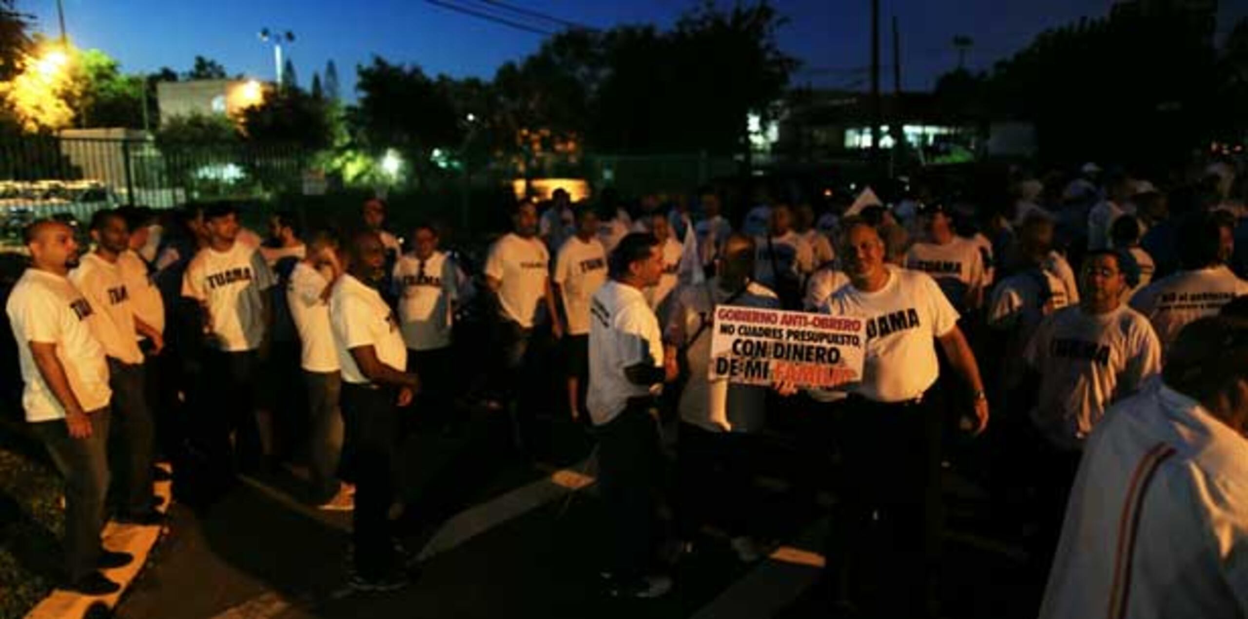 Los Trabajadores Unidos de la Autoridad Metropolitana de Autobuses (TuAMA) paralizaron sus labores. (tonito.zayas@gfrmedia.com)