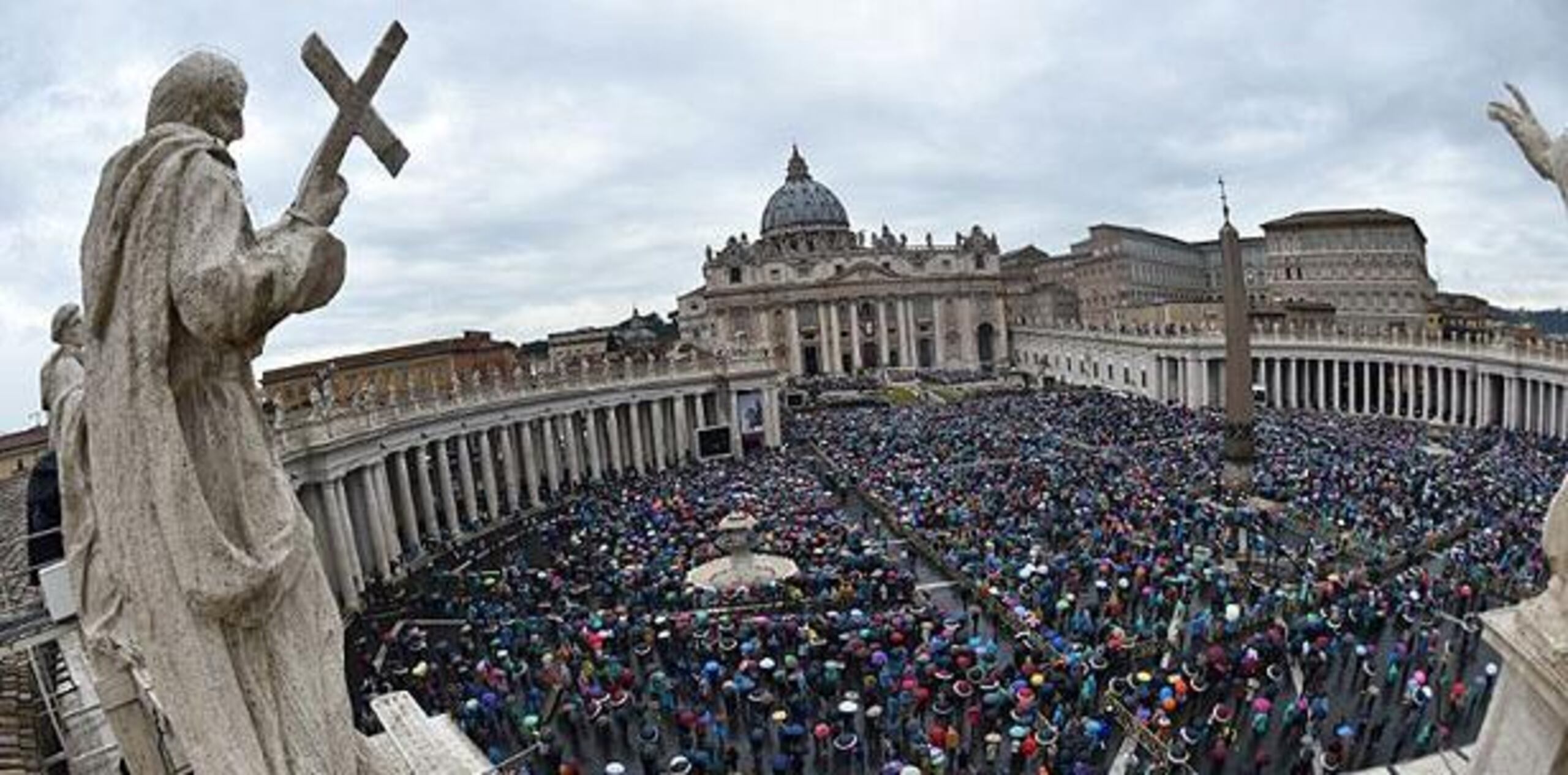 El teólogo recalca su respeto por quienes no creen en exorcismos y príncipes de las tinieblas, pero recomienda no frivolizar: "No creer podría significar que se ha caído un poco en la trampa del demonio", dice. (Archivo)