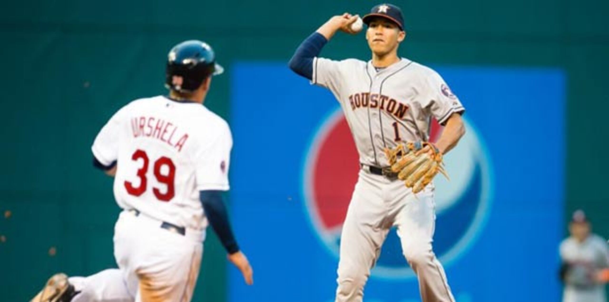 Correa (#1) se fue de 4-0 con dos anotadas. (AFP)