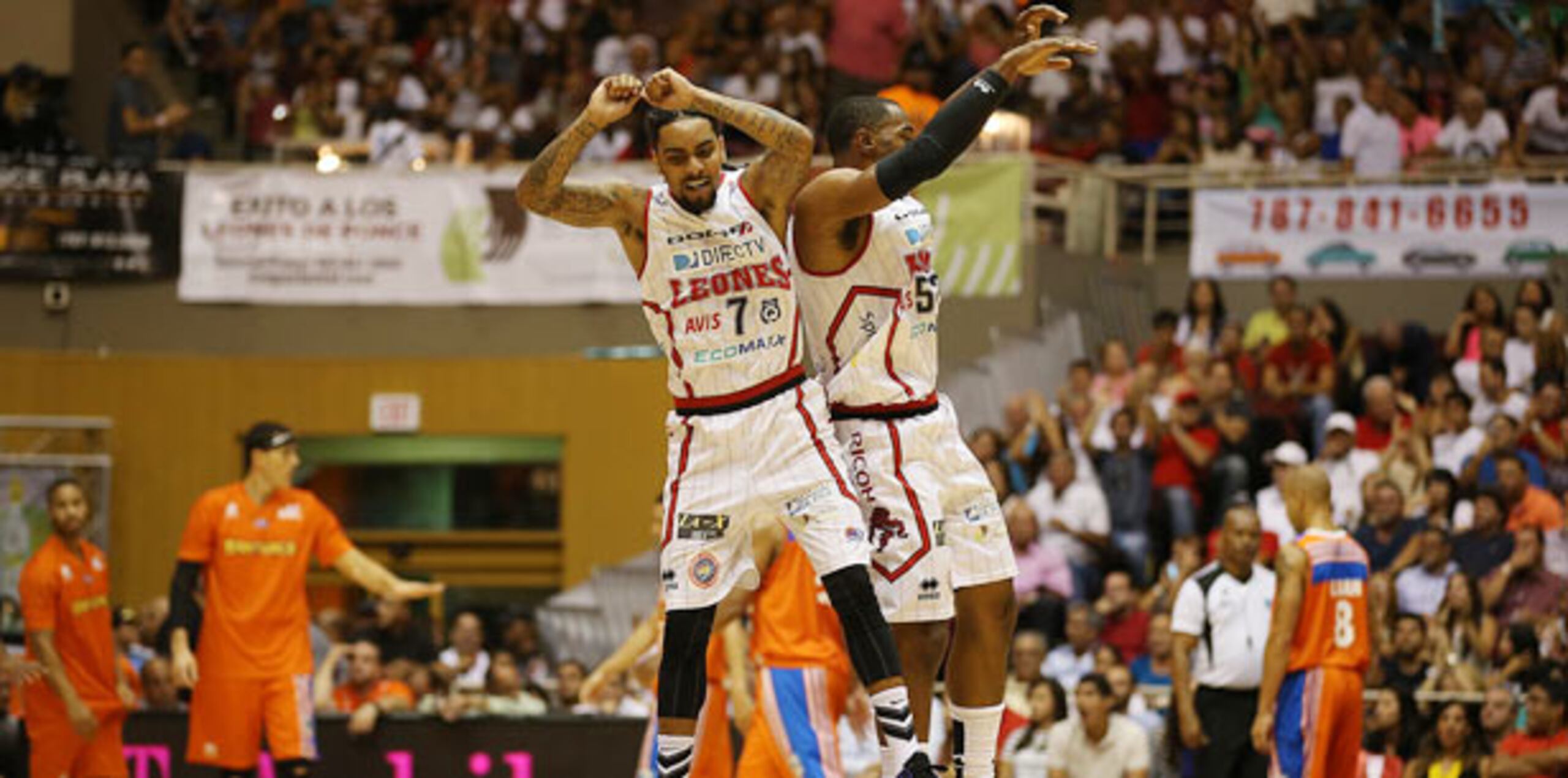 Por los Leones, que eliminan a Santurce en semifinales por tercer año consecutivo, Harris tuvo 25 puntos y Adrián Uter marcó 17.  (jose.candelaria@gfrmedia.com)