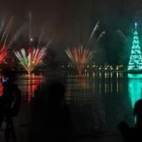 Río de Janeiro se ilumina con el árbol de Navidad flotante más grande del mundo
