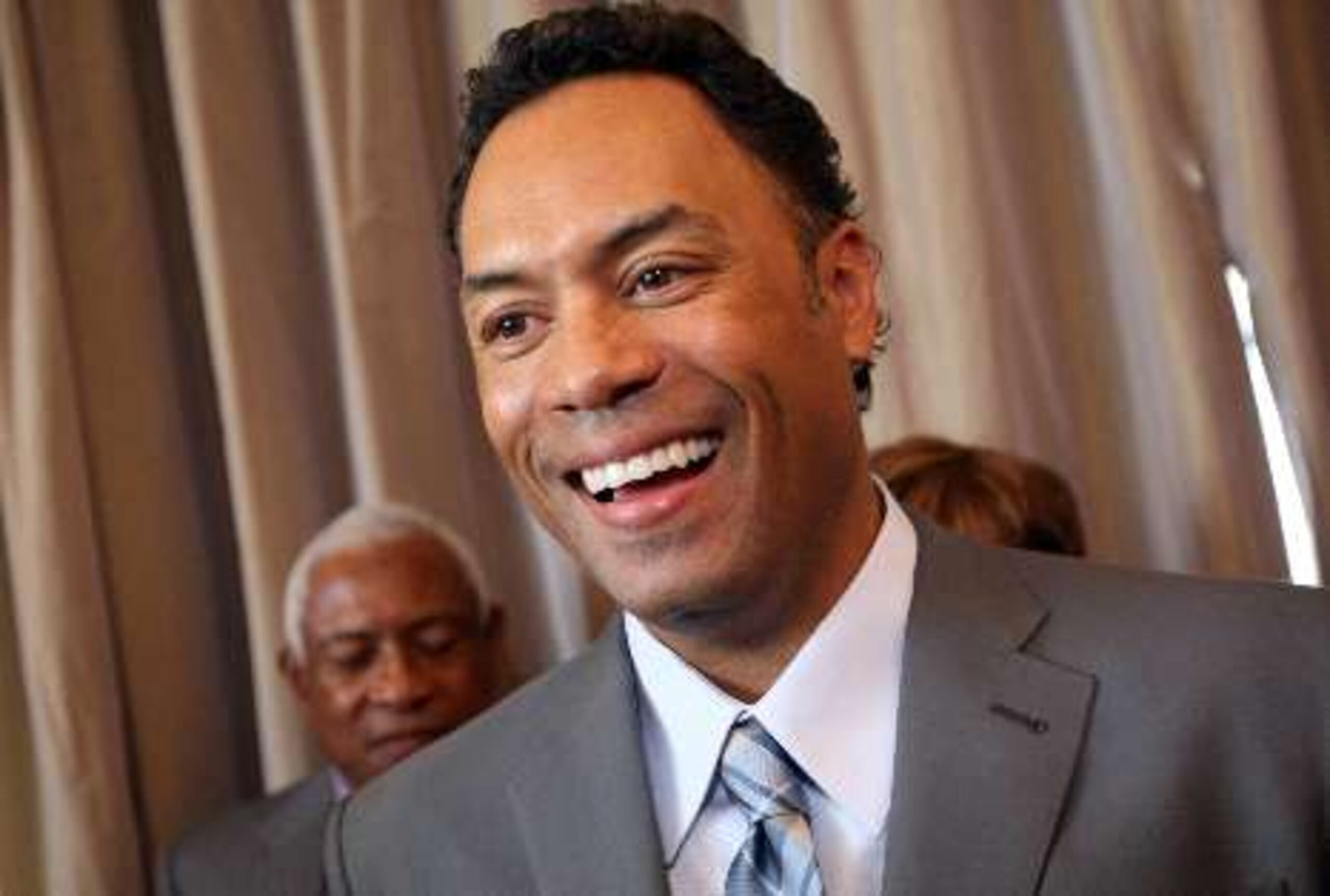 Sonriente Roberto Alomar dijo estar  enfocado en  sus negocios y su trabajo con jugadores de ligas menores. &nbsp;<font color="yellow">(Primera Hora / Juan Luis Martínez)</font>