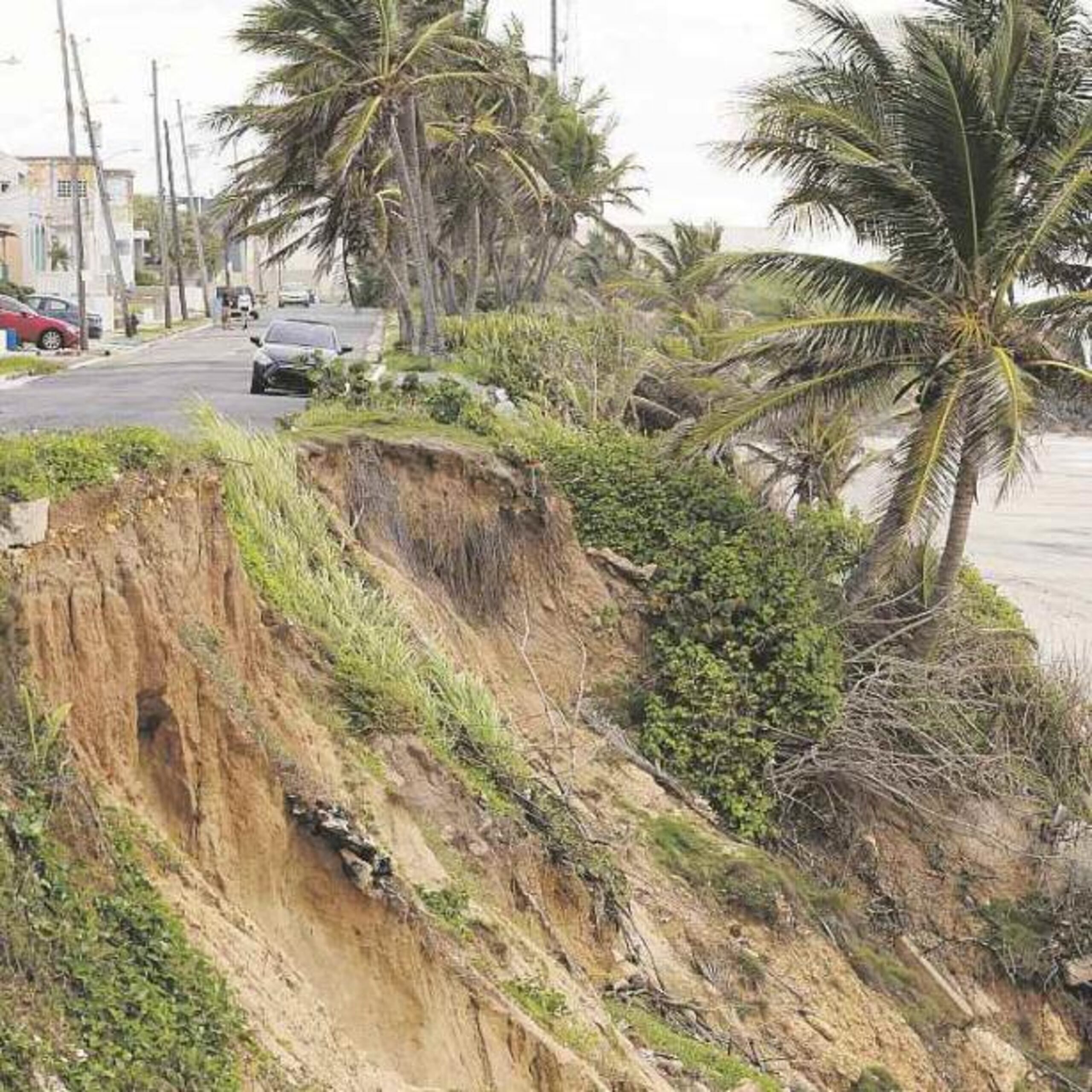 La Comisión de Agricultura, Recursos Naturales y Ambientales de la Cámara de Representantes realizará vistas oculares en Vega Baja, Arecibo y Loíza, entre otros lugares donde la erosión ha hecho estragos en comunidades. (teresa.canino@gfrmedia.com)