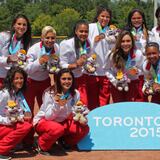 Equipo de sóftbol femenino recibió sus medallas de bronce
