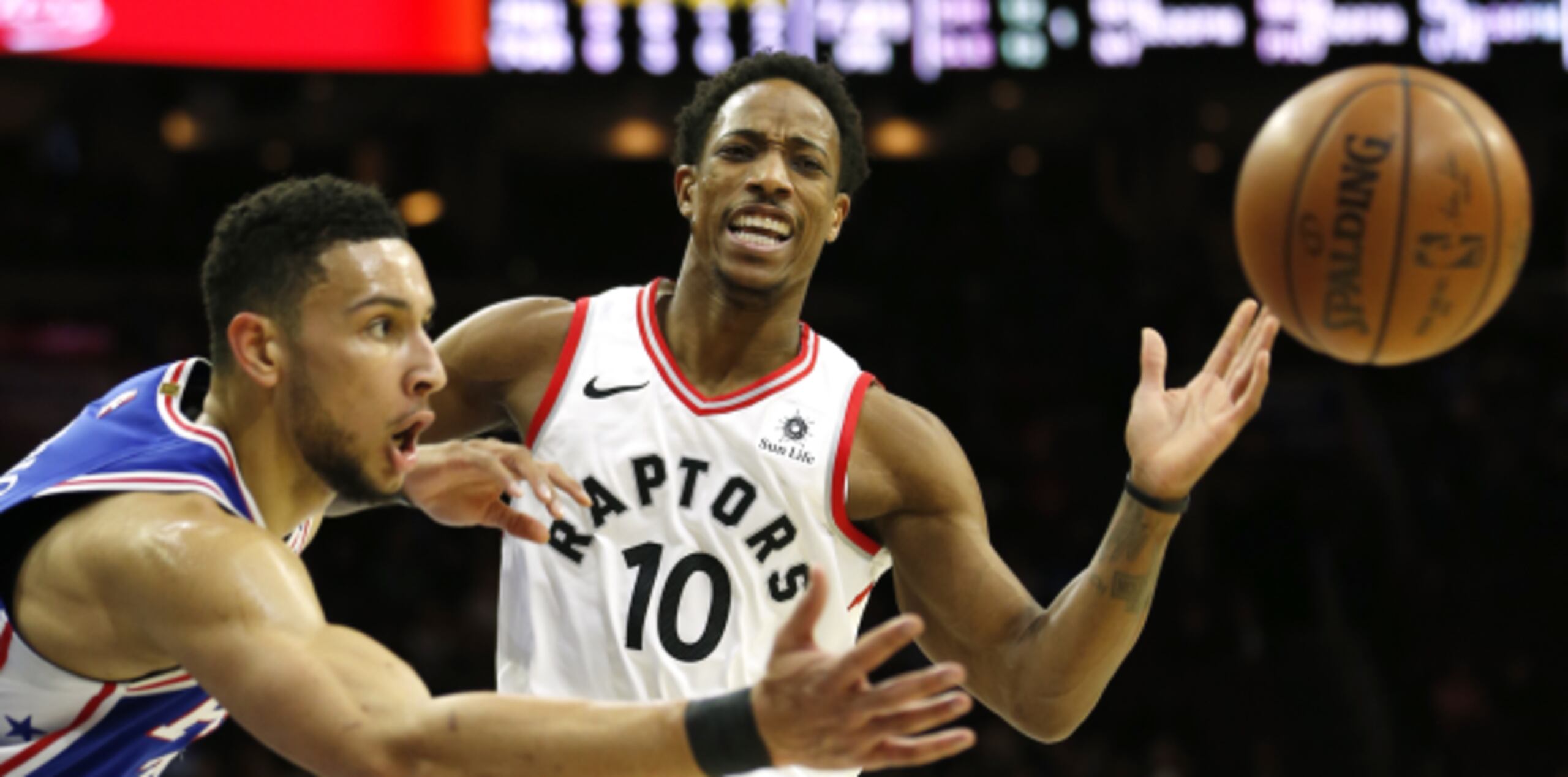 DeMar DeRozan incluyó seis triples en nueve intentos. (AP / Laurence Kesterson)