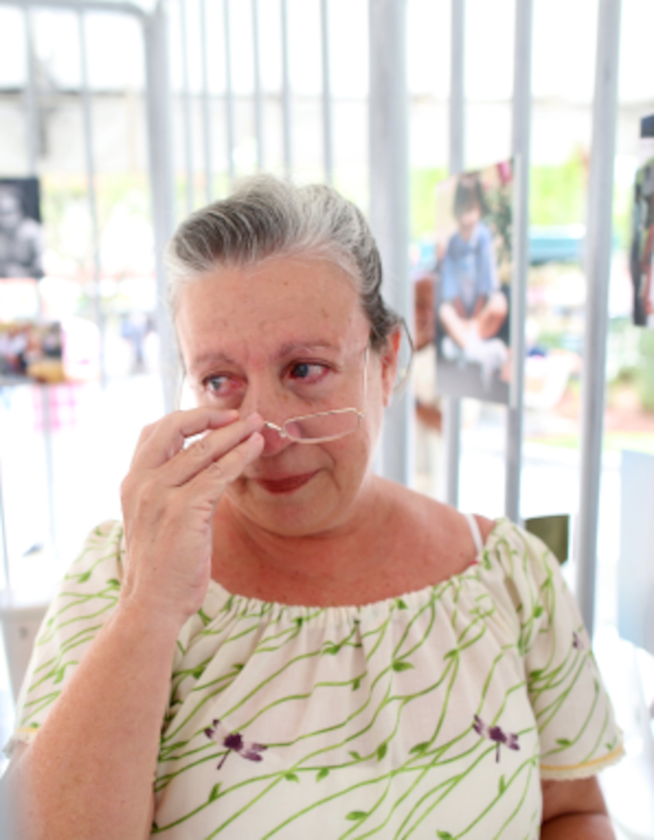 Borri no pudo contener las lágrimas mientras, desde el interior de la celda simbólica, leyó un monólogo del artista plástico Antonio Martorell dedicado a Oscar López Rivera. (angel.rivera@gfrmedia.com)