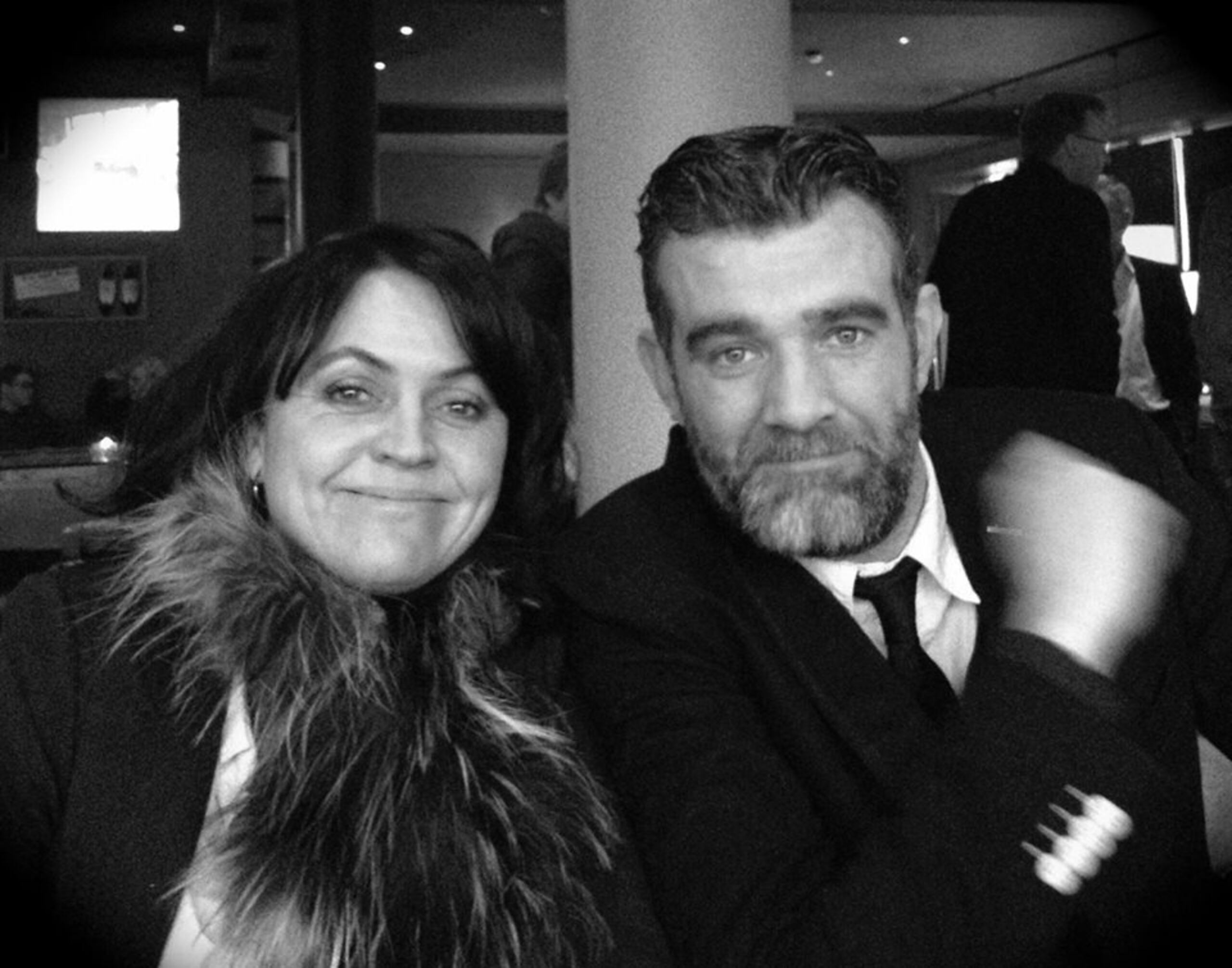 Stefán Karl Stefánsson y su esposa, Steinunn Ólína Þorsteinsdóttir. (Facebook)