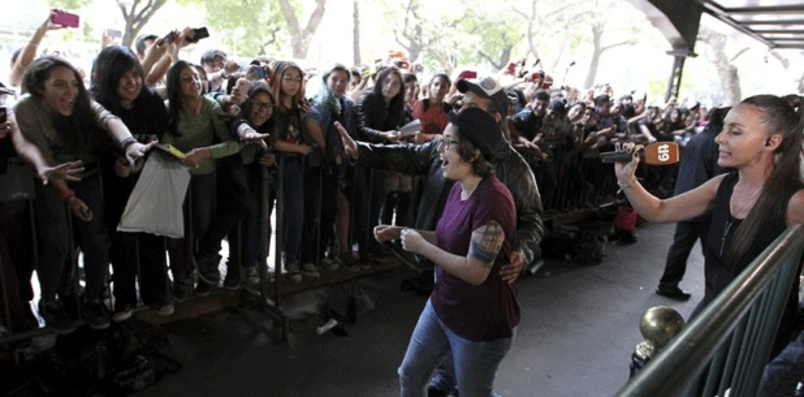 Con el objetivo de eliminar la barrera de la pantalla durante al menos tres días, el evento permite a los seguidores encontrarse con casi medio centenar de "youtubers" iberoamericanos en distintos actos y paneles. (EFE)