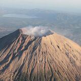 Volcán de EL Salvador lanza cenizas a 700 metros de altura