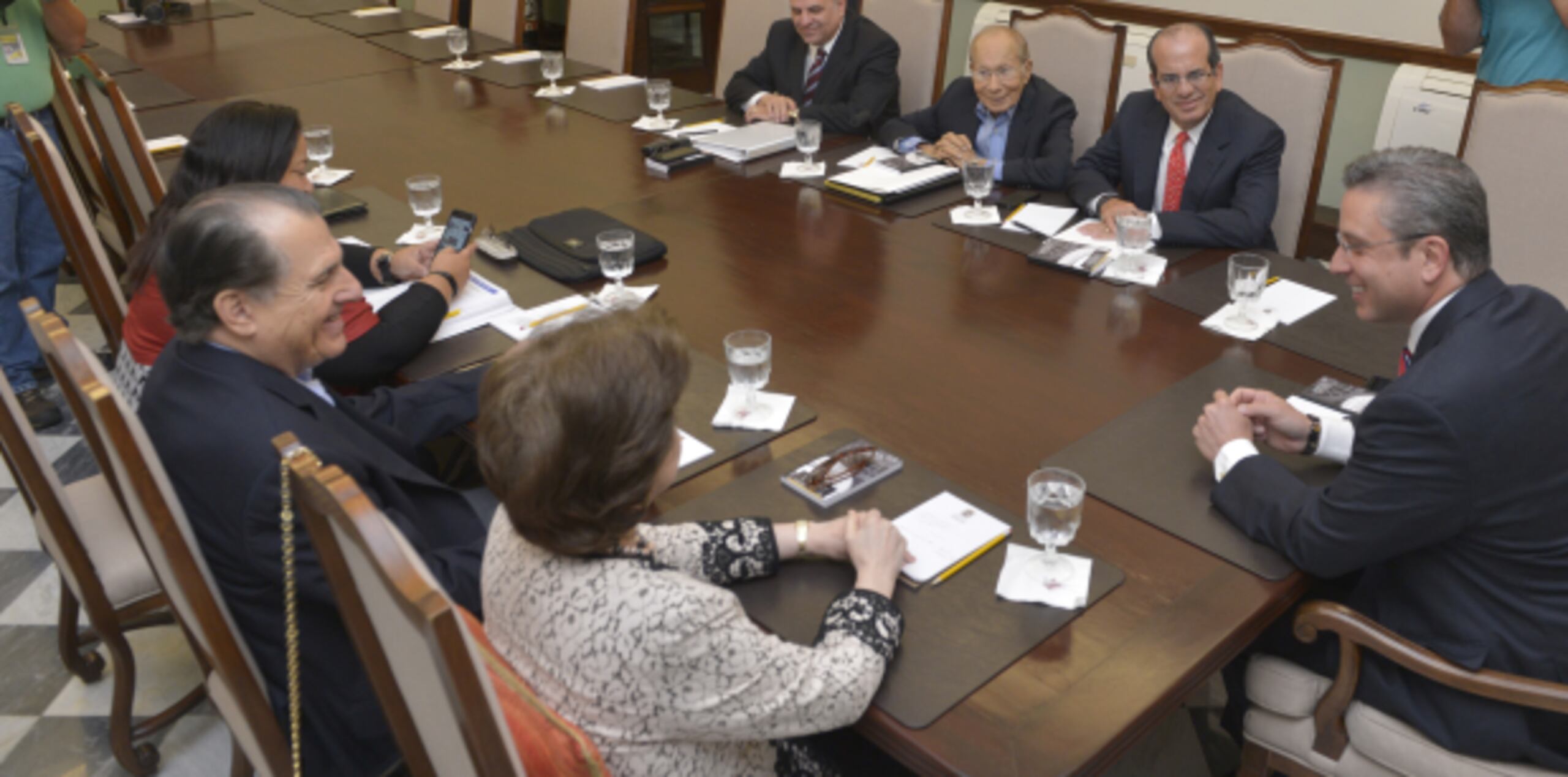 Rafael Hernández Colón, Sila María Calderón, Aníbal Acevedo Vilá, Miguel Hernández Agosto y Héctor Luis Acevedo participaron de lasreuniones del gobernador del día de hoy. (ismael.fernandez@gfrmedia.com)